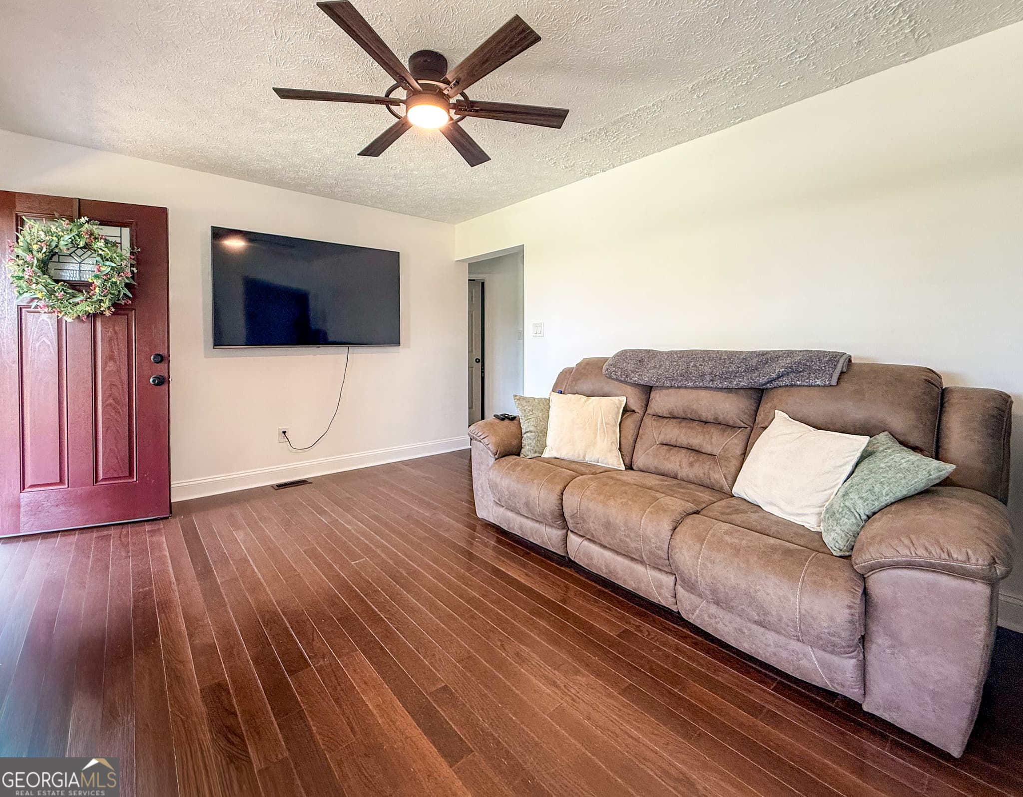 3 bedroom, 2 bathroom, 1,120 sq ft single family residence for sale at 39 E Point Drive, Dahlonega, GA 30533 — photo 5