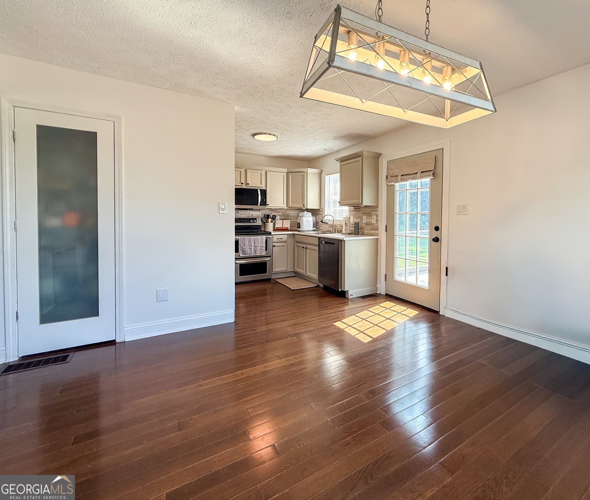 3 bedroom, 2 bathroom, 1,120 sq ft single family residence for sale at 39 E Point Drive, Dahlonega, GA 30533 — photo 8