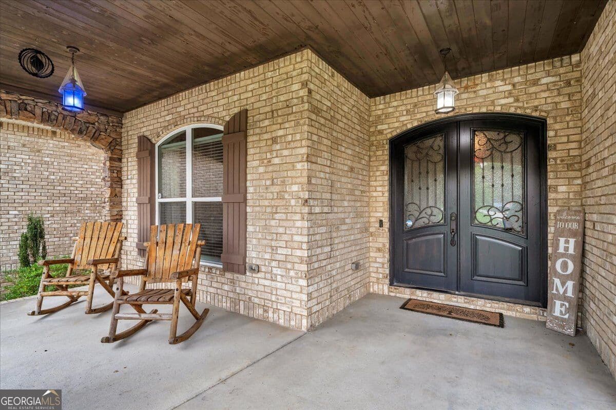 5 bedroom, 4.5 bathroom, 5,875 sq ft single family residence for sale at 223 Yale Circle, Bonaire, GA 31005 — photo 3