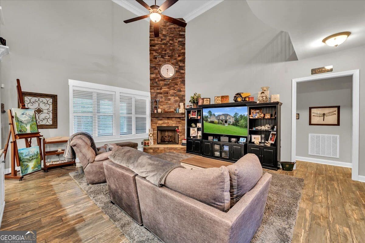 5 bedroom, 4.5 bathroom, 5,875 sq ft single family residence for sale at 223 Yale Circle, Bonaire, GA 31005 — photo 9