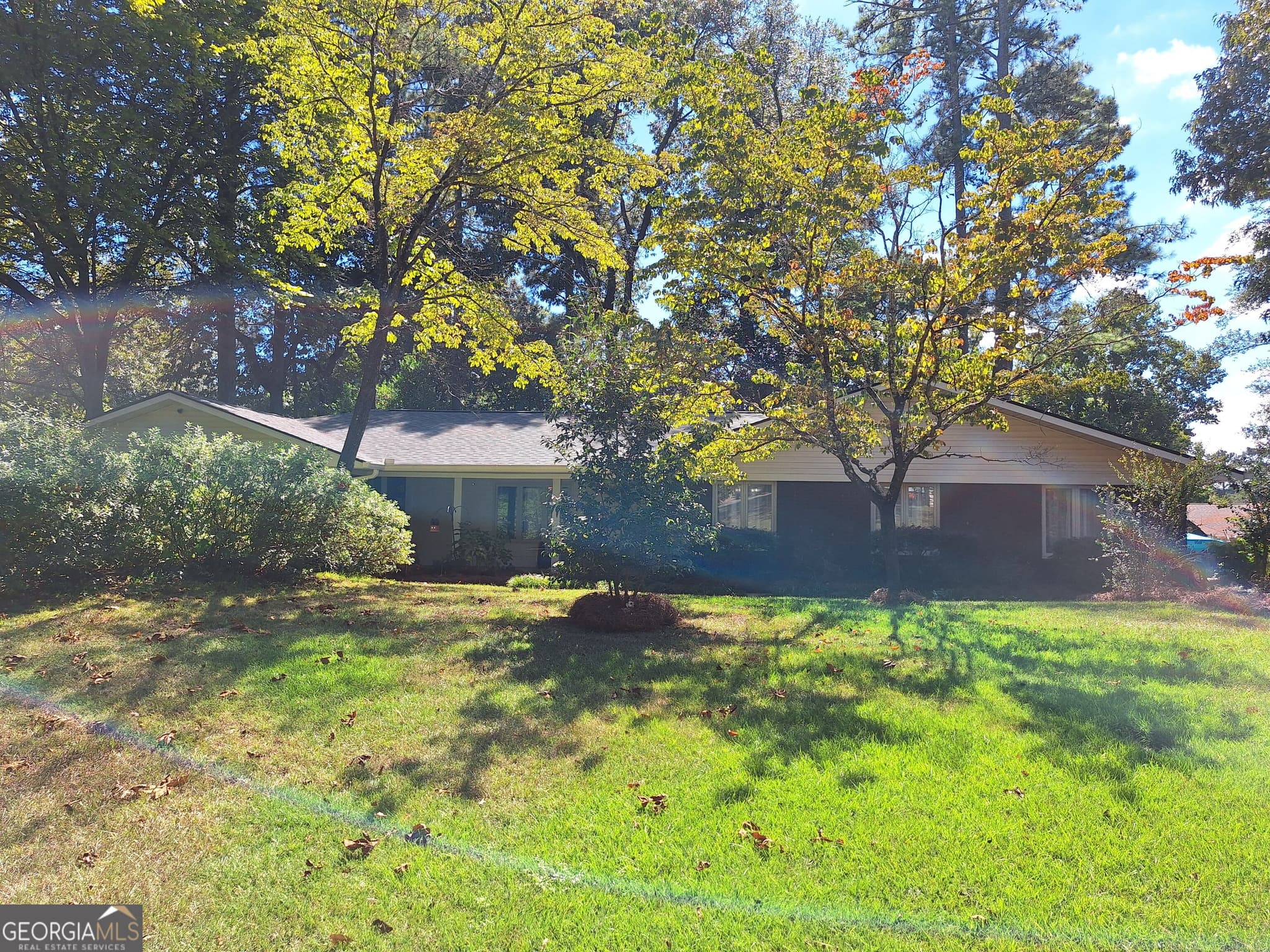3 bedroom, 2 bathroom, 2,358 sq ft single family residence for sale at 210 Channing Trail, Warner Robins, GA 31088 — photo 2