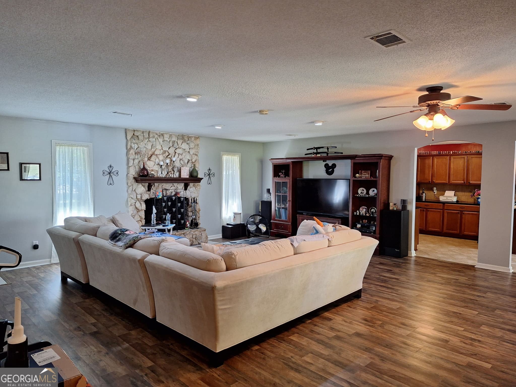3 bedroom, 2 bathroom, 2,358 sq ft single family residence for sale at 210 Channing Trail, Warner Robins, GA 31088 — photo 3