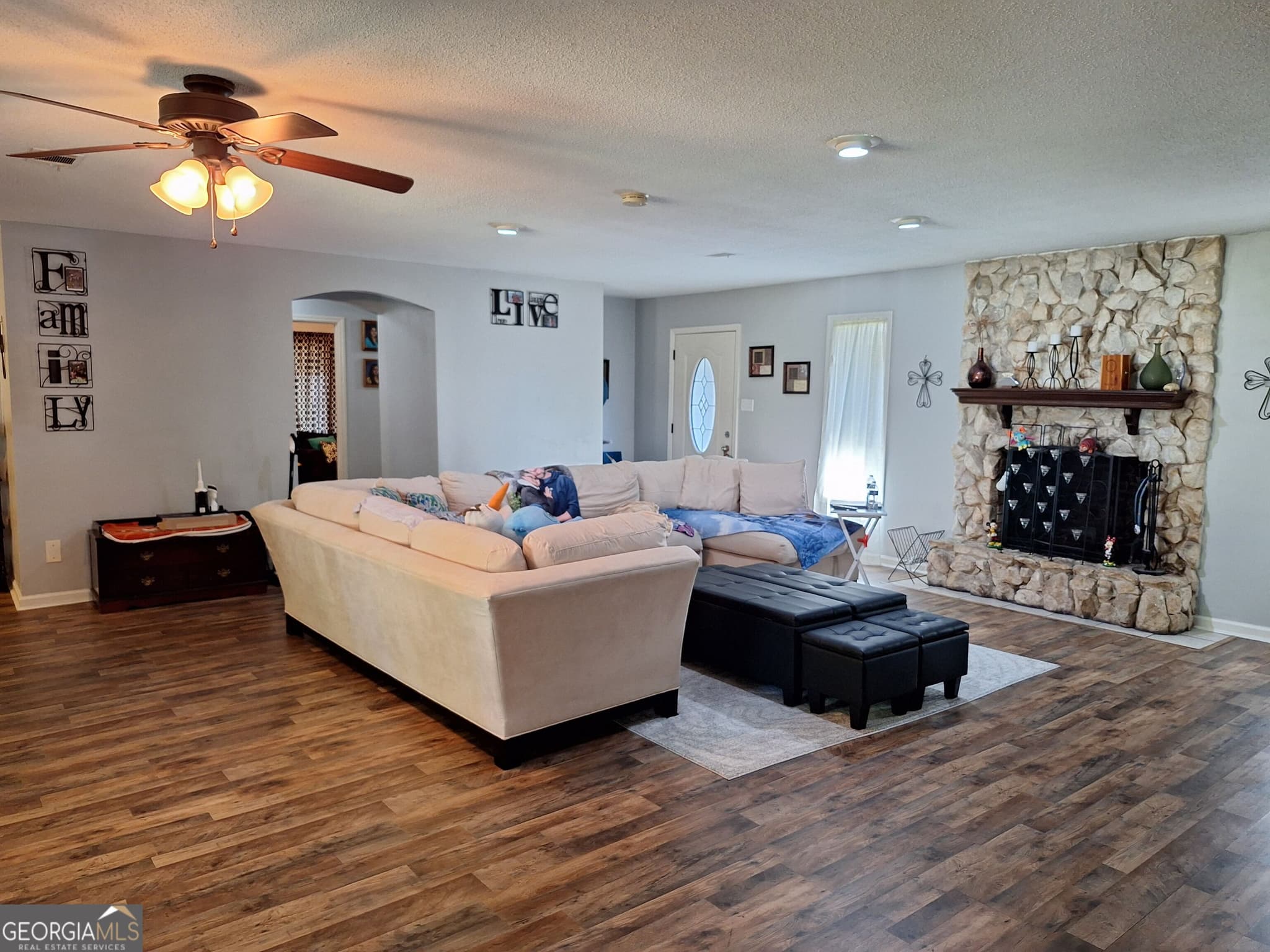 3 bedroom, 2 bathroom, 2,358 sq ft single family residence for sale at 210 Channing Trail, Warner Robins, GA 31088 — photo 5