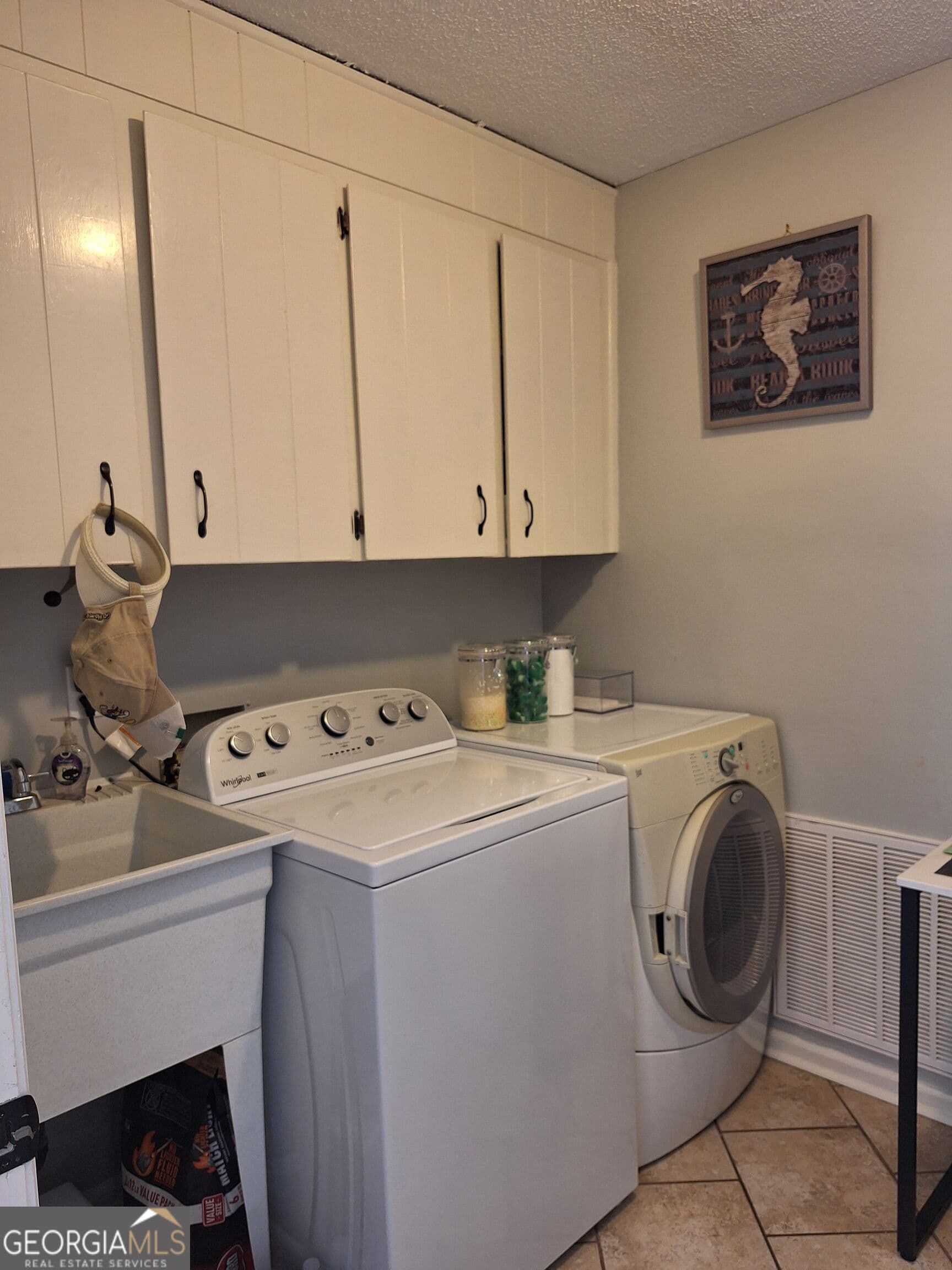 3 bedroom, 2 bathroom, 2,358 sq ft single family residence for sale at 210 Channing Trail, Warner Robins, GA 31088 — photo 10