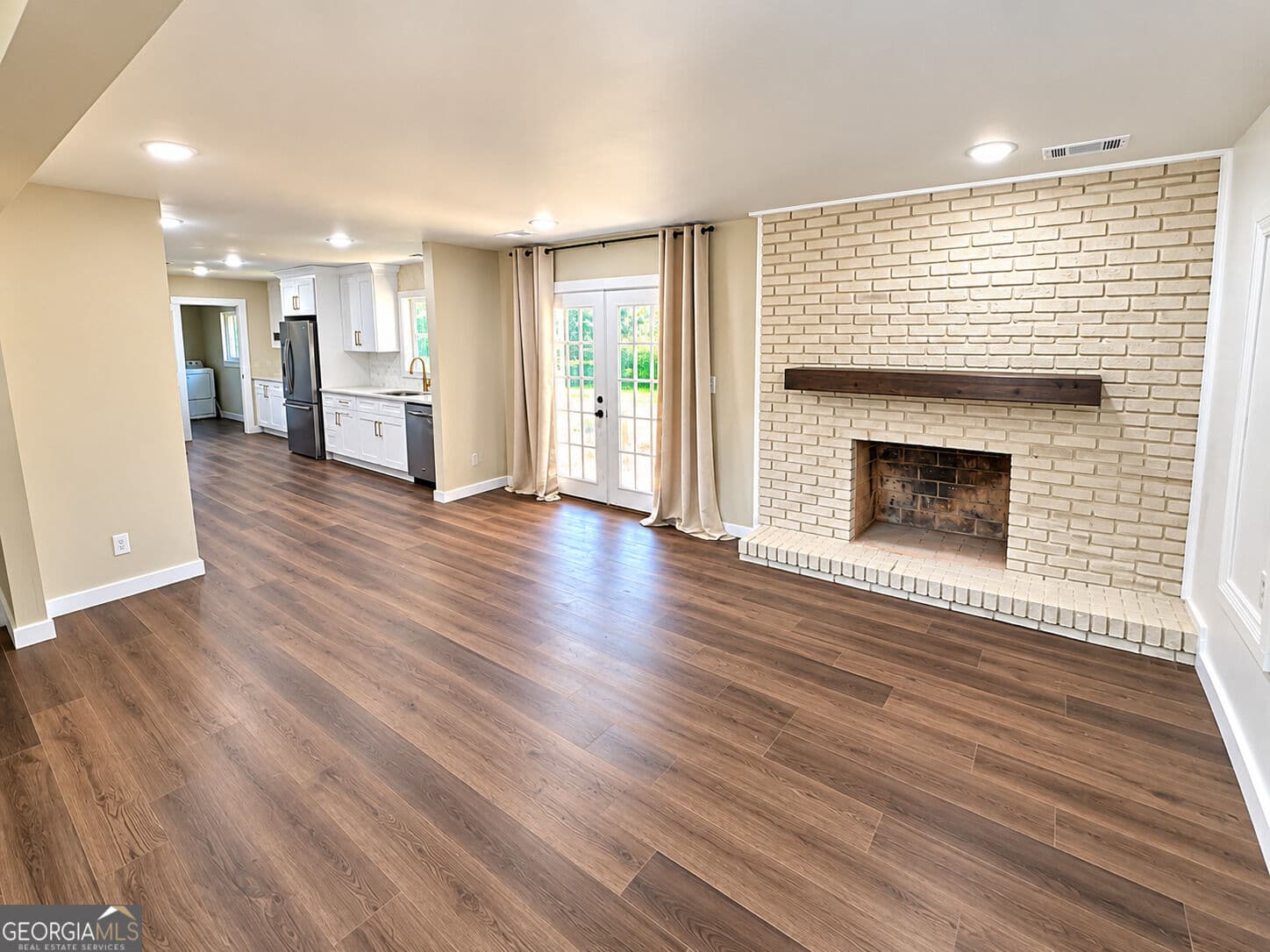 3 bedroom, 2 bathroom, 1,758 sq ft single family residence for sale at 3049 Salem Road, Conyers, GA 30013 — photo 6