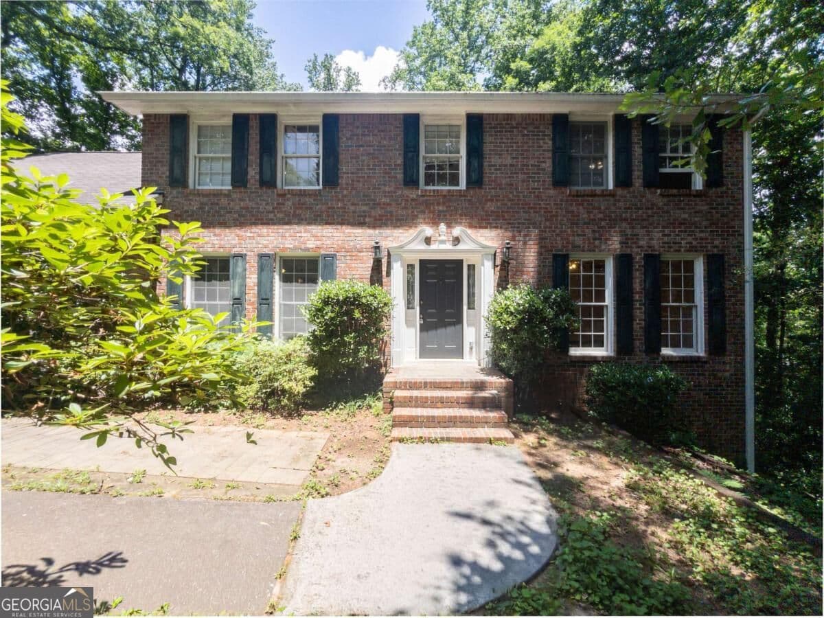4 bedroom, 2.5 bathroom, 2,779 sq ft single family residence for sale at 965 Millbrook Court, Tucker, GA 30084 — photo 2