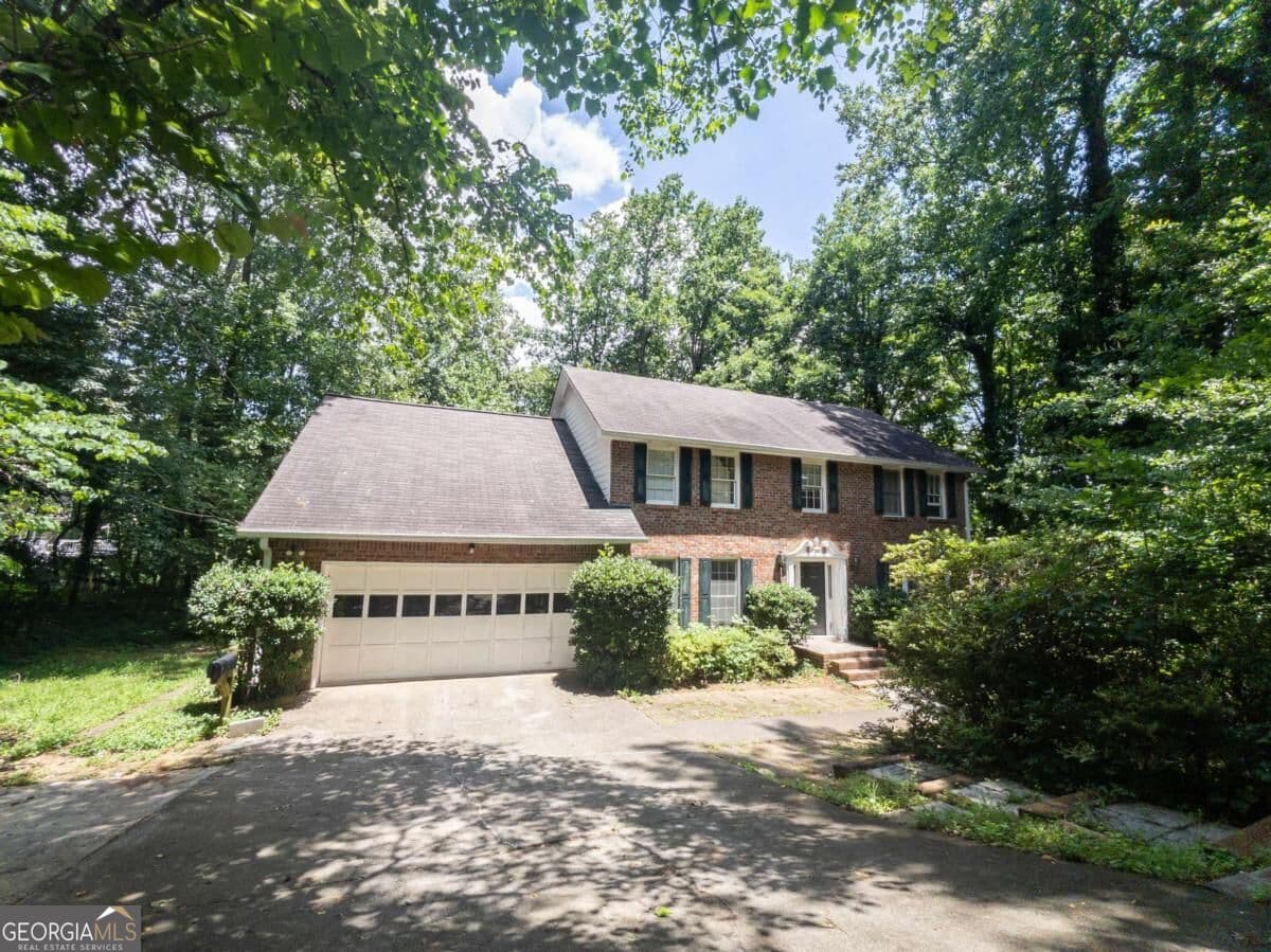 4 bedroom, 2.5 bathroom, 2,779 sq ft single family residence for sale at 965 Millbrook Court, Tucker, GA 30084 — photo 3