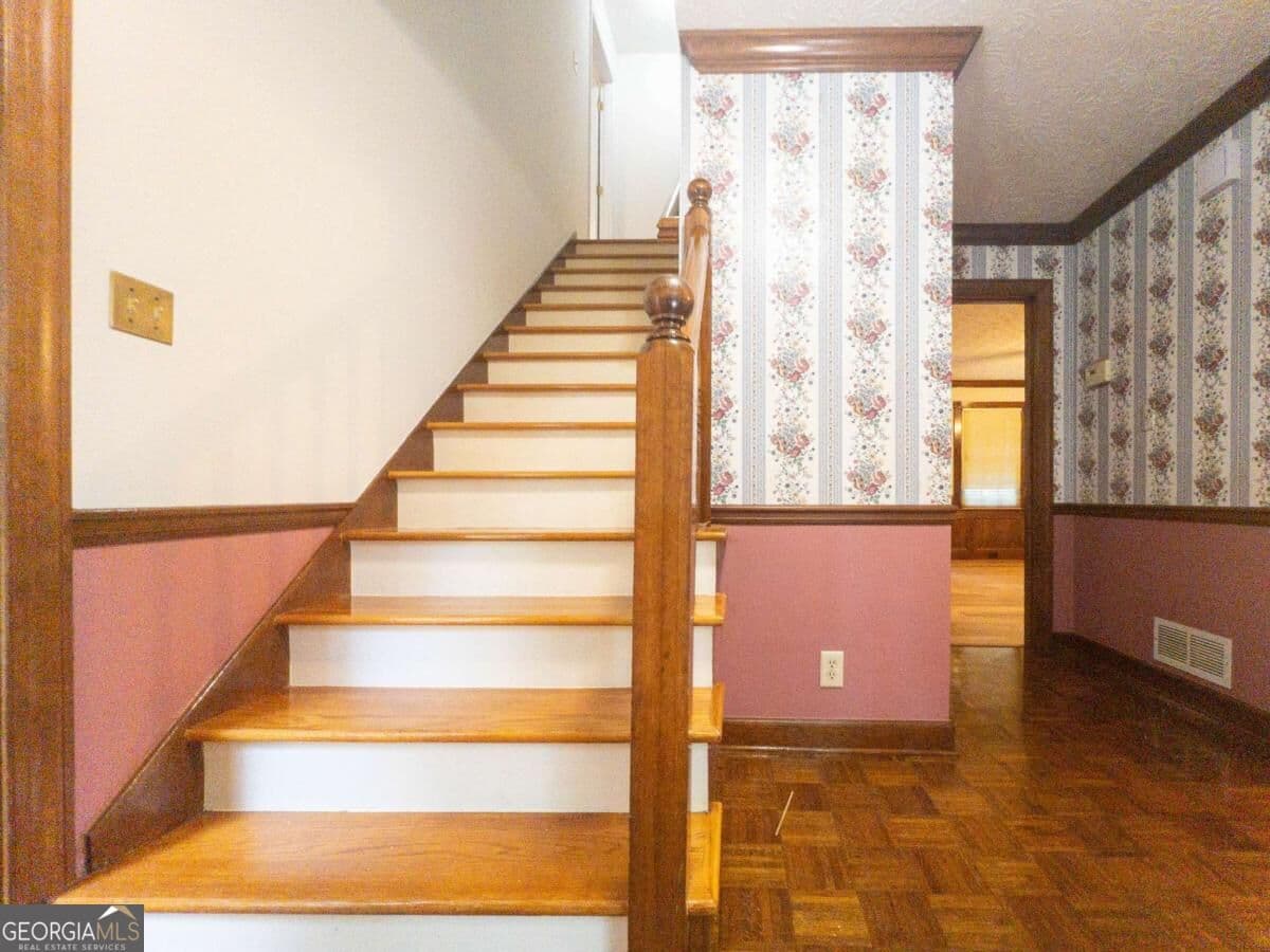 4 bedroom, 2.5 bathroom, 2,779 sq ft single family residence for sale at 965 Millbrook Court, Tucker, GA 30084 — photo 4