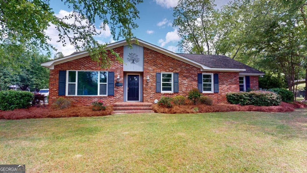 4 bedroom, 2 bathroom, 2,813 sq ft single family residence sold at 803 5th Avenue, Twin City, GA 30471