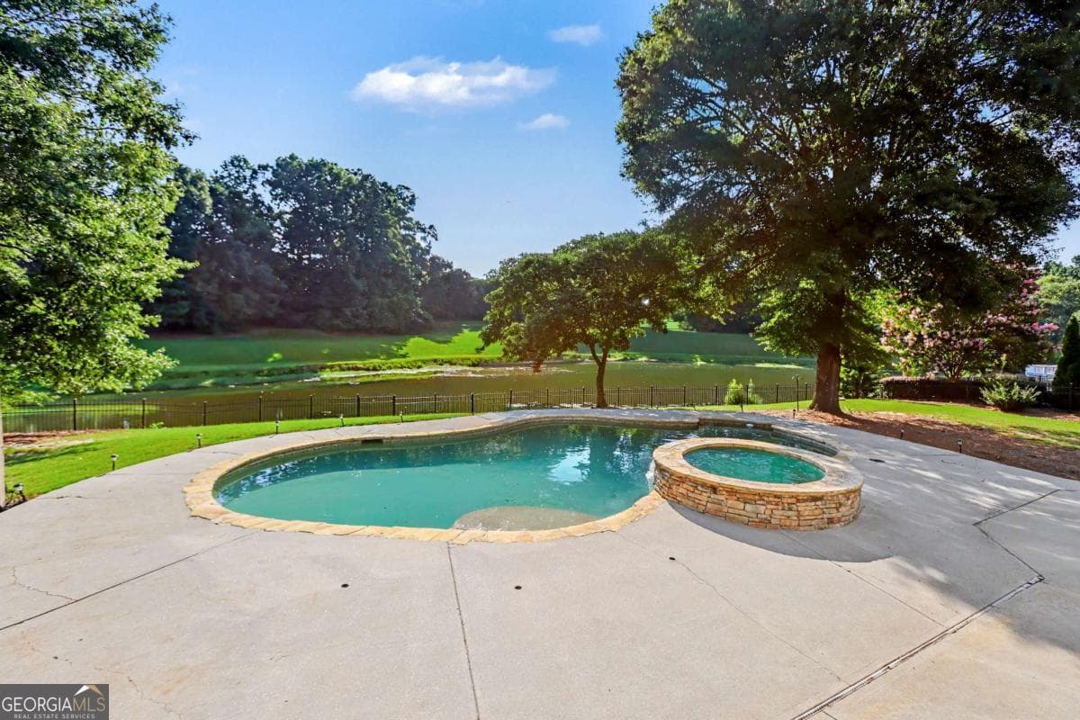 5 bedroom, 5 bathroom, 6,367 sq ft single family residence for sale at 1738 Mulberry Lake Drive, Dacula, GA 30019 — photo 3