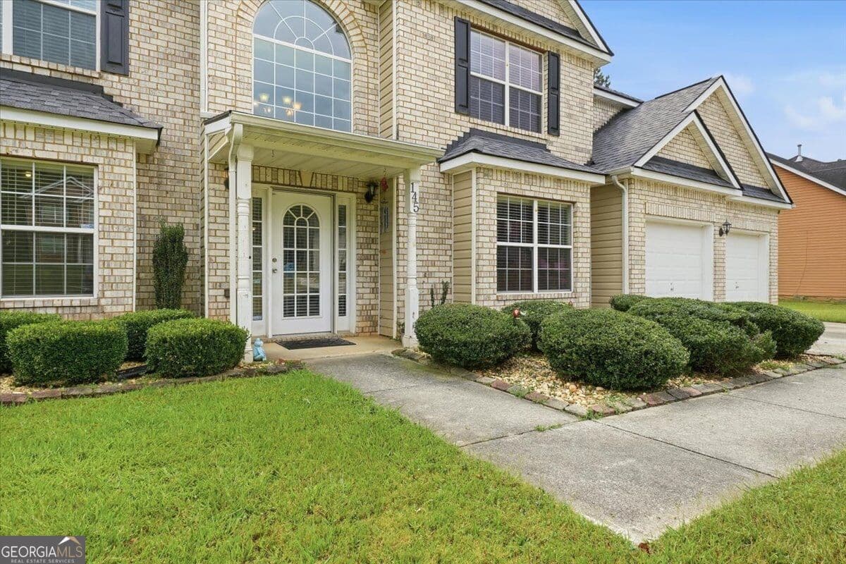 5 bedroom, 3 bathroom, 3,908 sq ft single family residence for sale at 145 Madisyn Drive, Hampton, GA 30228 — photo 5