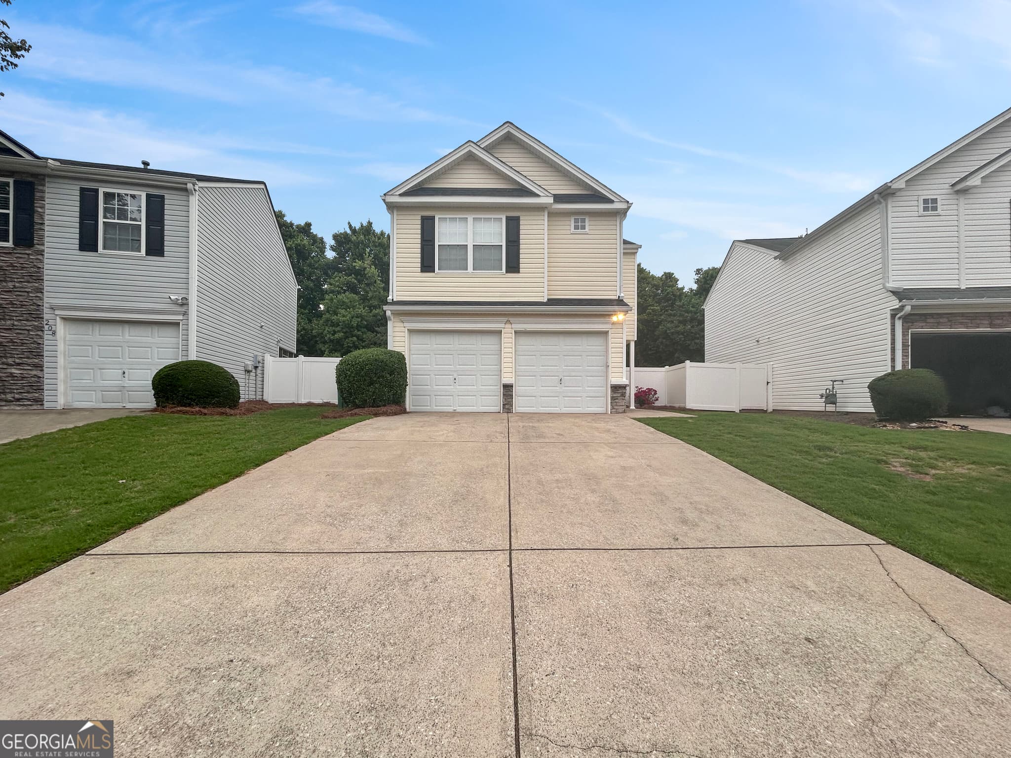 3 bedroom, 2.5 bathroom, 2,768 sq ft single family residence for rent at 206 Ilex Drive, Canton, GA 30114 for $1,975 a month — photo 1 of 1