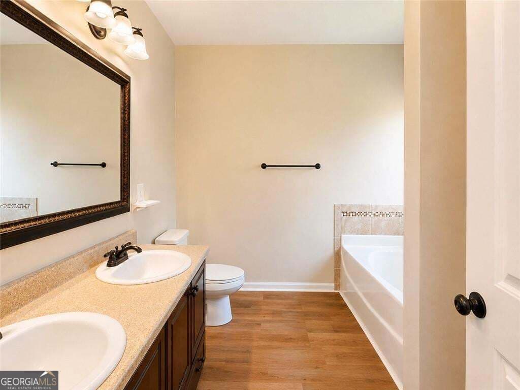 4 bedroom, 2.5 bathroom, 2,256 sq ft single family residence for sale at 873 Westlawn Drive, Grovetown, GA 30813 — photo 5