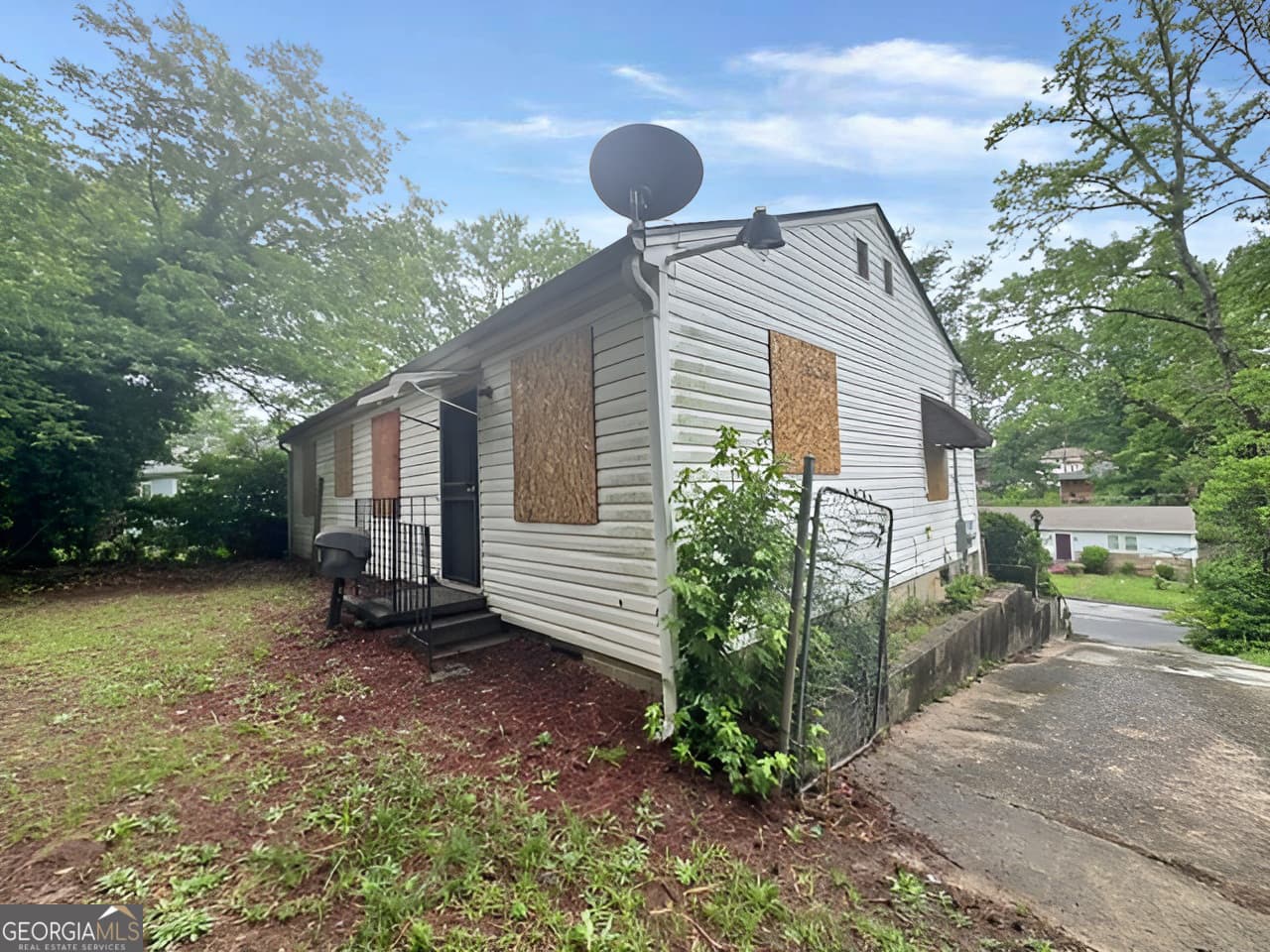 2 bedroom, 1 bathroom, 1,050 sq ft single family residence for sale at 2103 Penelope Street, Atlanta, GA 30314 — photo 2