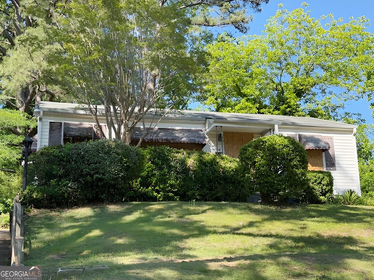 2 bedroom, 1 bathroom, 1,050 sq ft single family residence for sale at 2103 Penelope Street, Atlanta, GA 30314 — photo 1 of 14