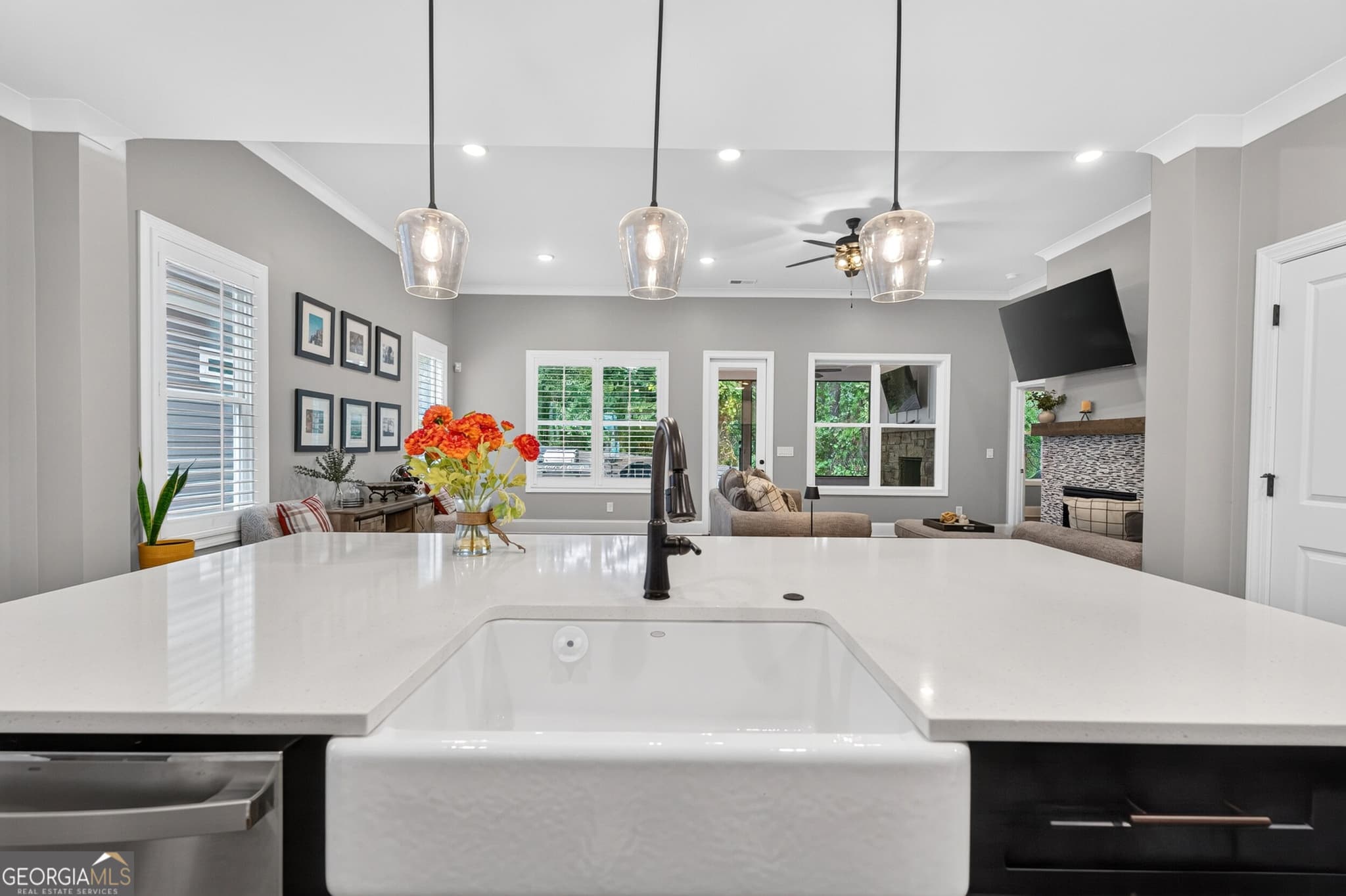4 bedroom, 3 bathroom, 2,633 sq ft single family residence for sale at 1058 Amarose Lane, Marietta, GA 30066 — photo 5