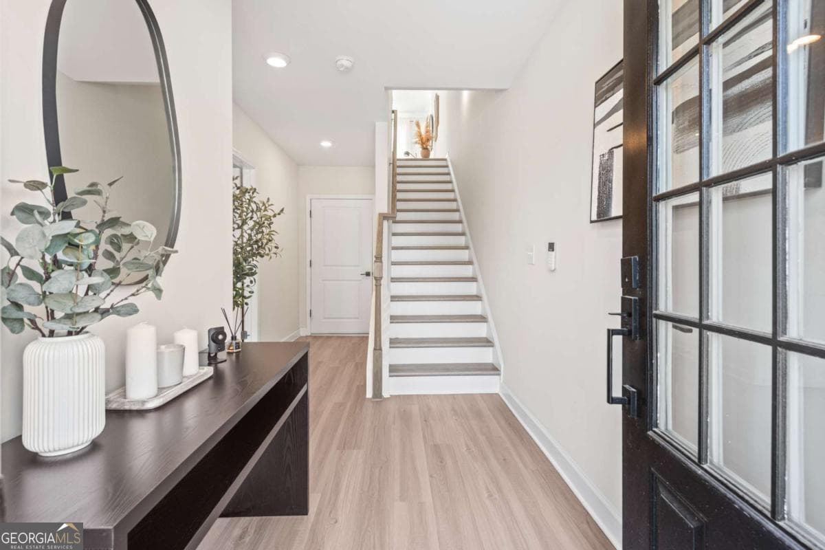 3 bedroom, 3.5 bathroom townhouse for sale at 1965 Hollywood Road 19, Atlanta, GA 30318 — photo 7