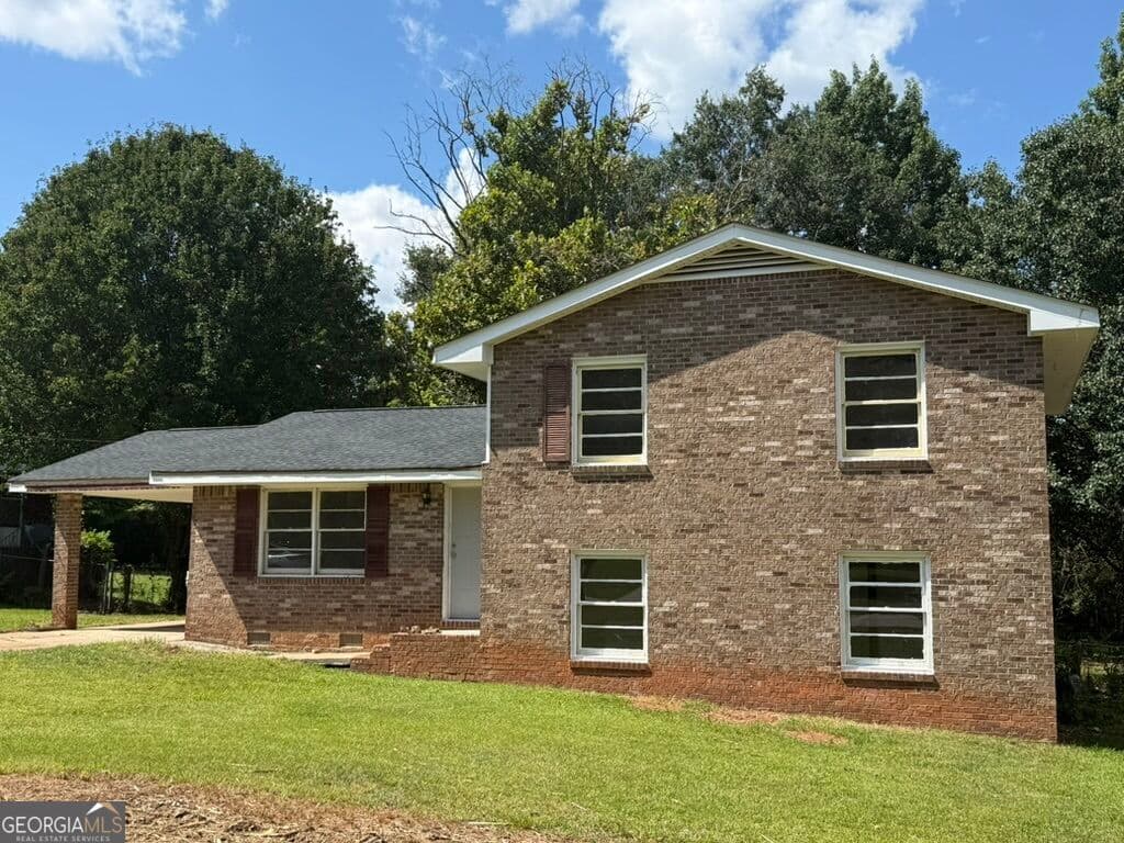 5 bedroom, 3 bathroom, 1,754 sq ft single family residence for rent at 119 Amberwood Lane, Griffin, GA 30223 for $1,900 a month — photo 1 of 1