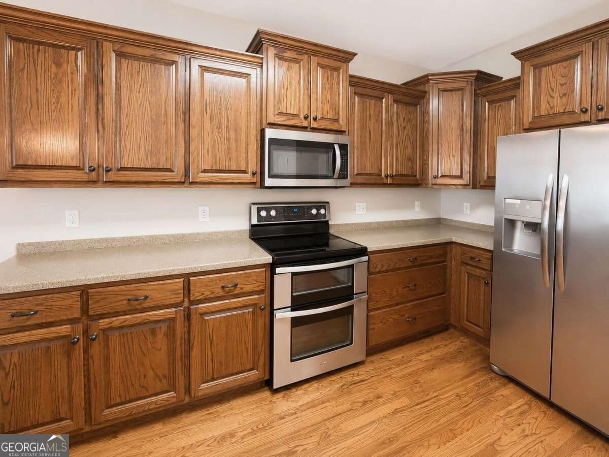 4 bedroom, 3.5 bathroom, 2,912 sq ft townhouse for sale at 112 Village Lane, Villa Rica, GA 30180 — photo 6