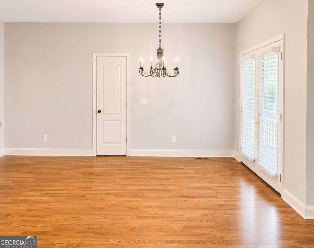 4 bedroom, 3.5 bathroom, 2,912 sq ft townhouse for sale at 112 Village Lane, Villa Rica, GA 30180 — photo 7