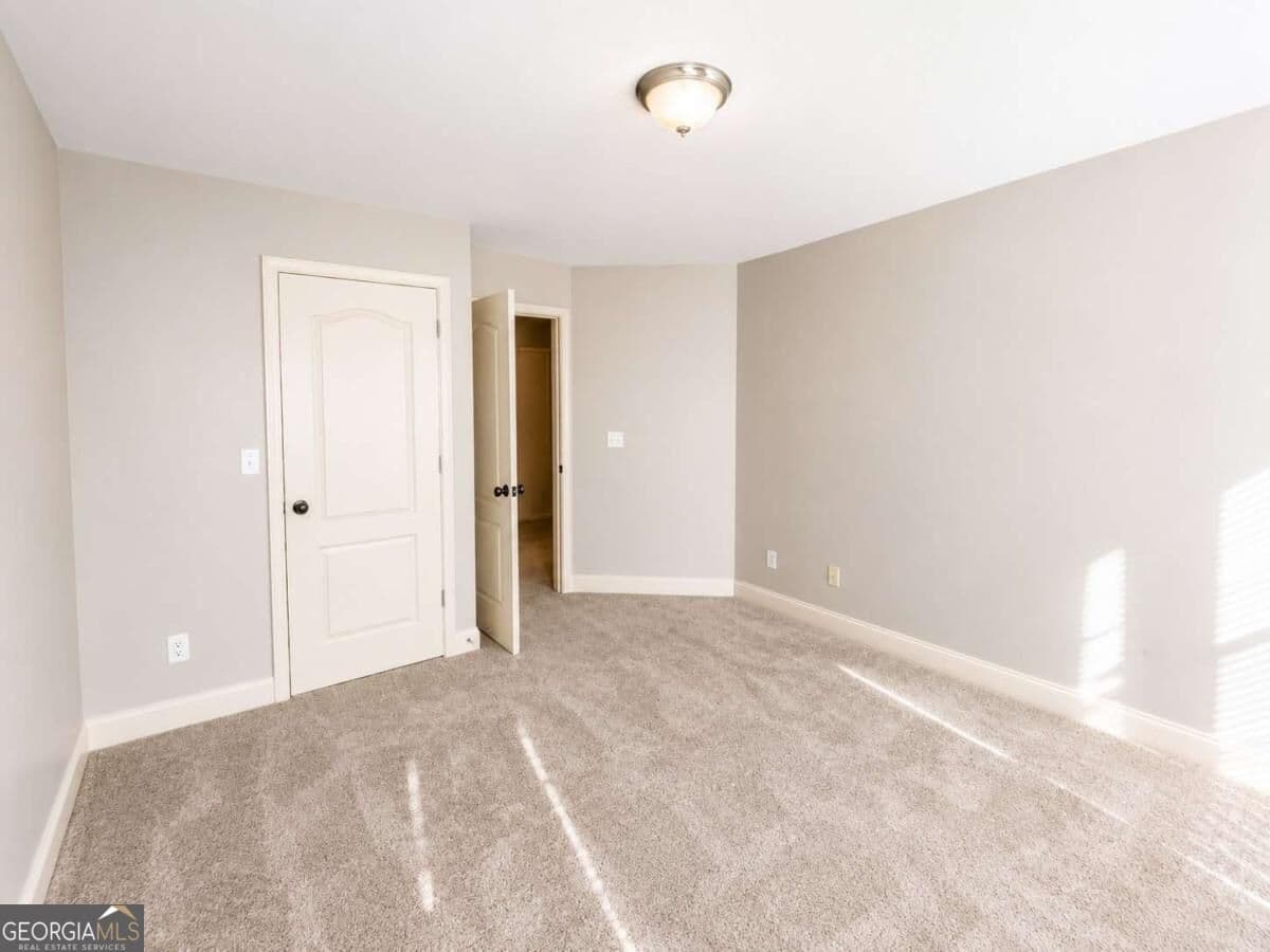 4 bedroom, 3.5 bathroom, 2,912 sq ft townhouse for sale at 112 Village Lane, Villa Rica, GA 30180 — photo 10