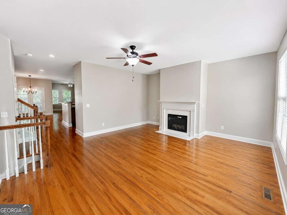 4 bedroom, 3.5 bathroom, 2,912 sq ft townhouse for sale at 112 Village Lane, Villa Rica, GA 30180 — photo 4