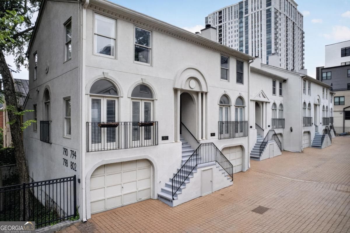 2 bedroom, 2.5 bathroom, 1,246 sq ft townhouse sold at 790 Piedmont Avenue B, Atlanta, GA 30308
