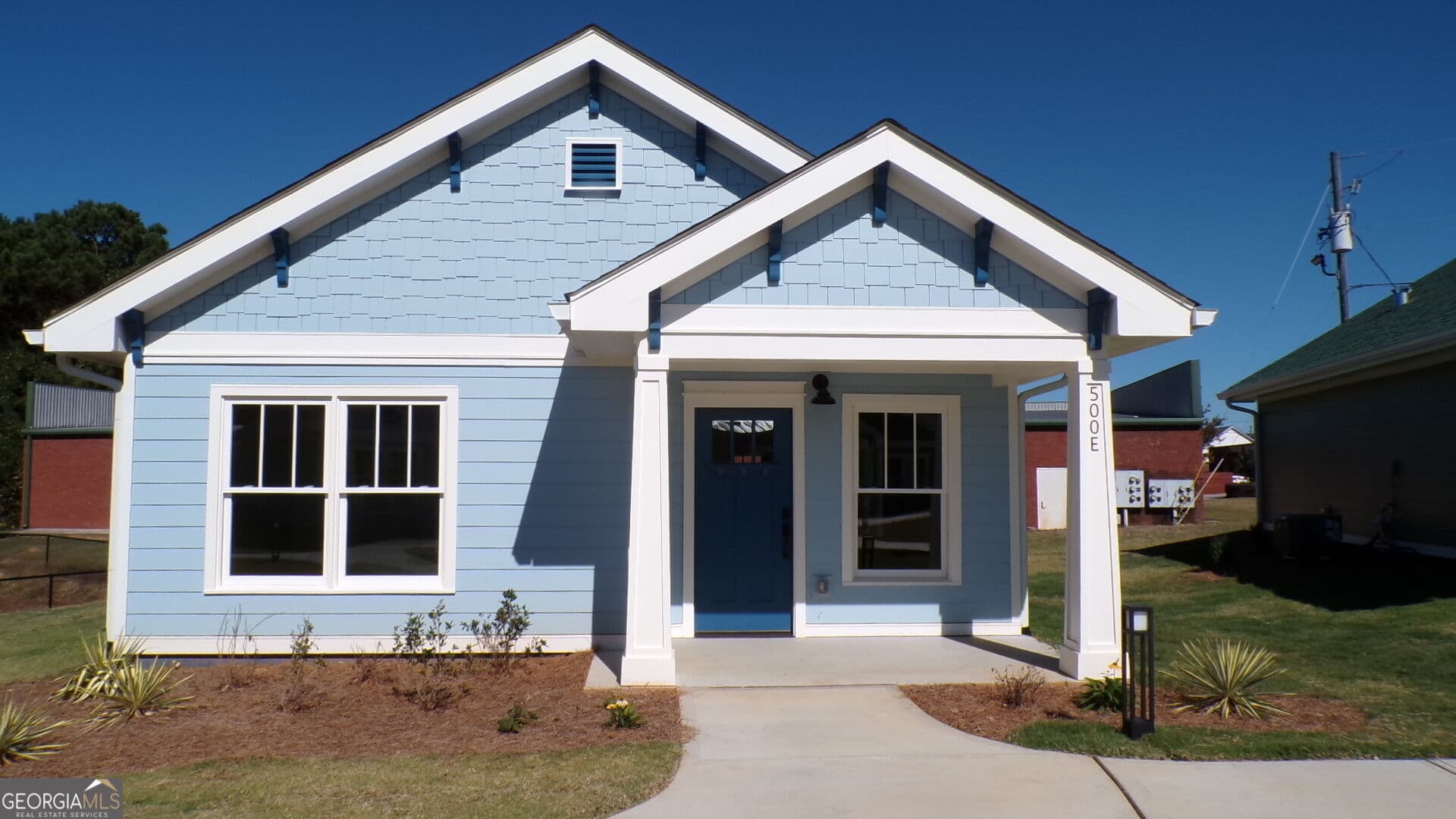3 bedroom, 1 bathroom, 1,000 sq ft single family residence for sale at 49 Maynard Street 500E, Winder, GA 30680 — photo 1 of 14
