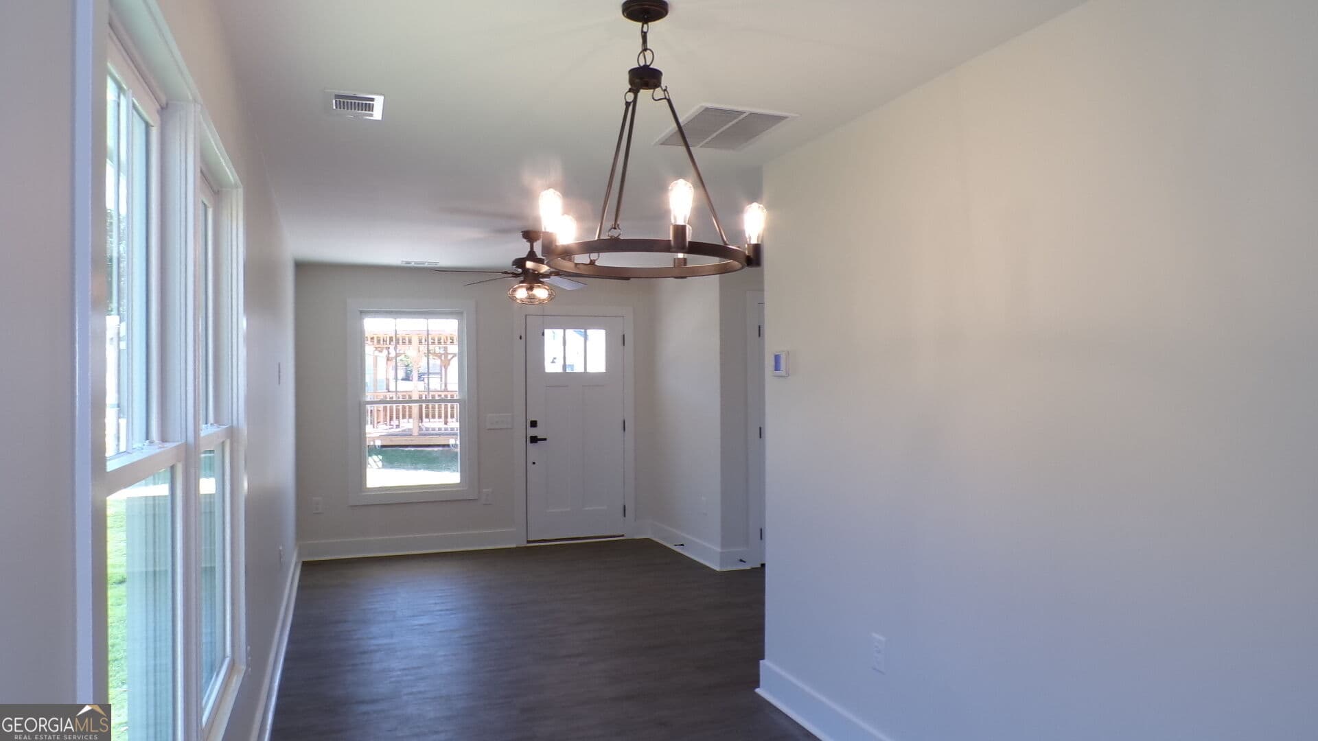 3 bedroom, 1 bathroom, 1,000 sq ft single family residence for sale at 49 Maynard Street 500E, Winder, GA 30680 — photo 5