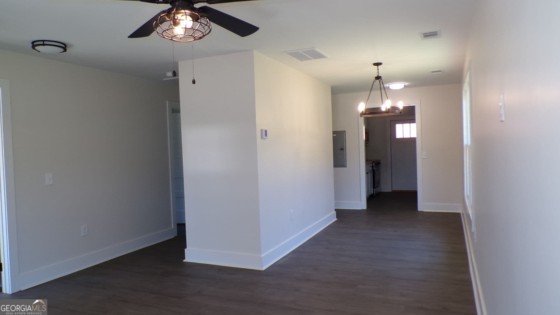 3 bedroom, 1 bathroom, 1,000 sq ft single family residence for sale at 49 Maynard Street 500E, Winder, GA 30680 — photo 4