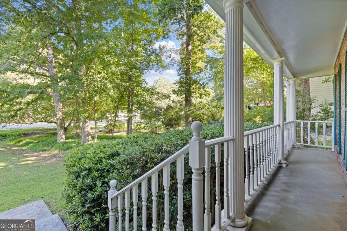 4 bedroom, 2.5 bathroom, 2,244 sq ft single family residence for sale at 3877 Peachtree Corners Circle, Peachtree Corners, GA 30092 — photo 4