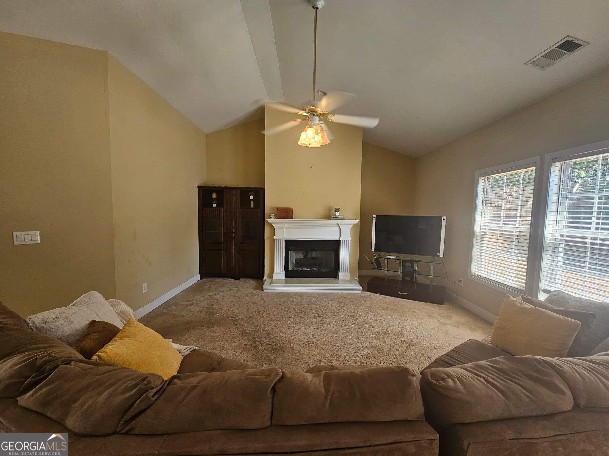 3 bedroom, 2 bathroom, 1,901 sq ft single family residence for sale at 820 Roget Court, Lawrenceville, GA 30045 — photo 6