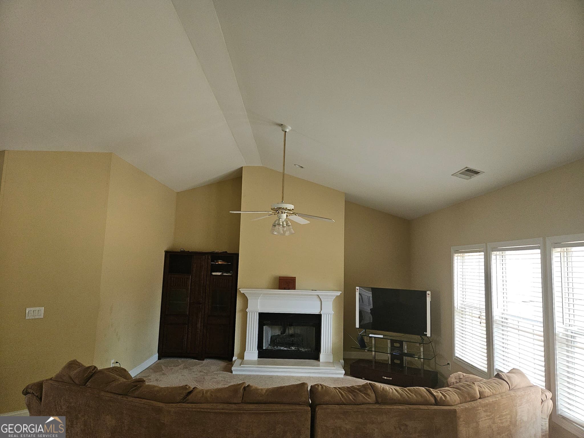 3 bedroom, 2 bathroom, 1,901 sq ft single family residence for sale at 820 Roget Court, Lawrenceville, GA 30045 — photo 7