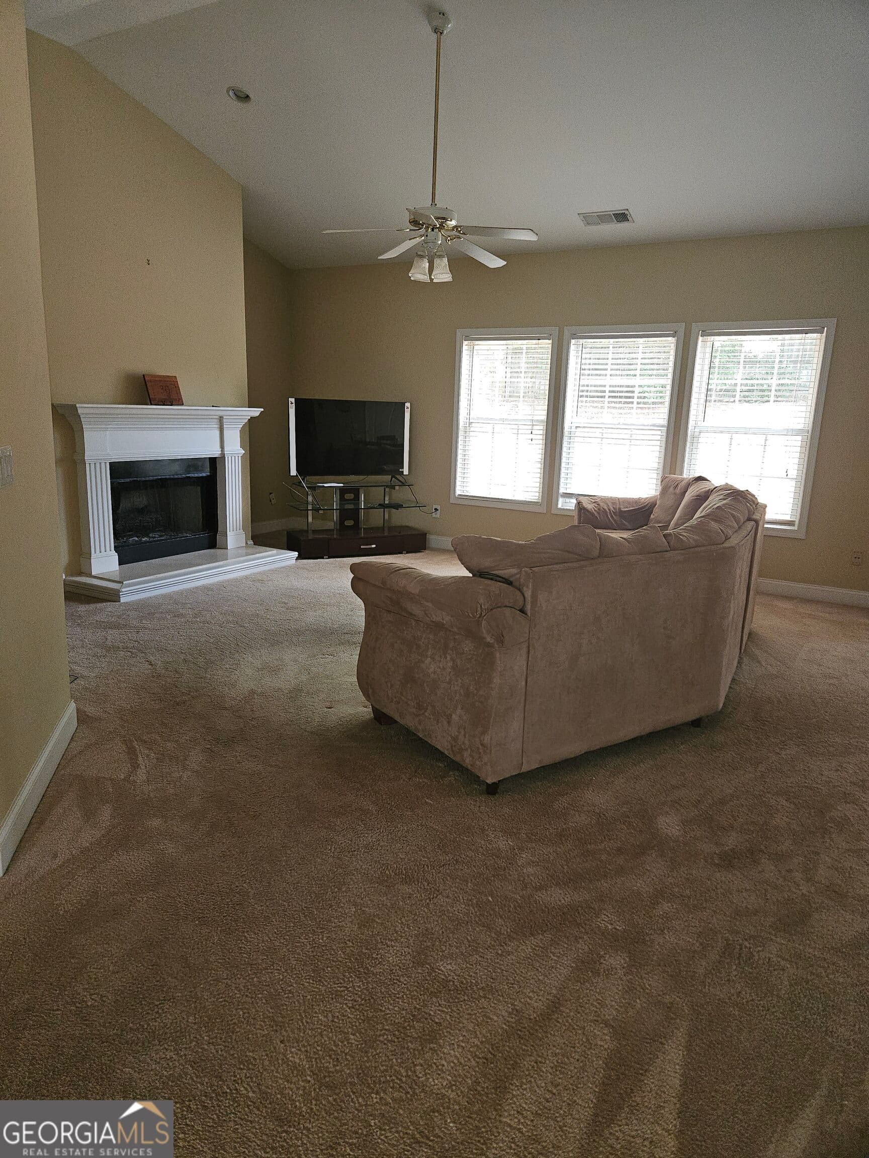 3 bedroom, 2 bathroom, 1,901 sq ft single family residence for sale at 820 Roget Court, Lawrenceville, GA 30045 — photo 5
