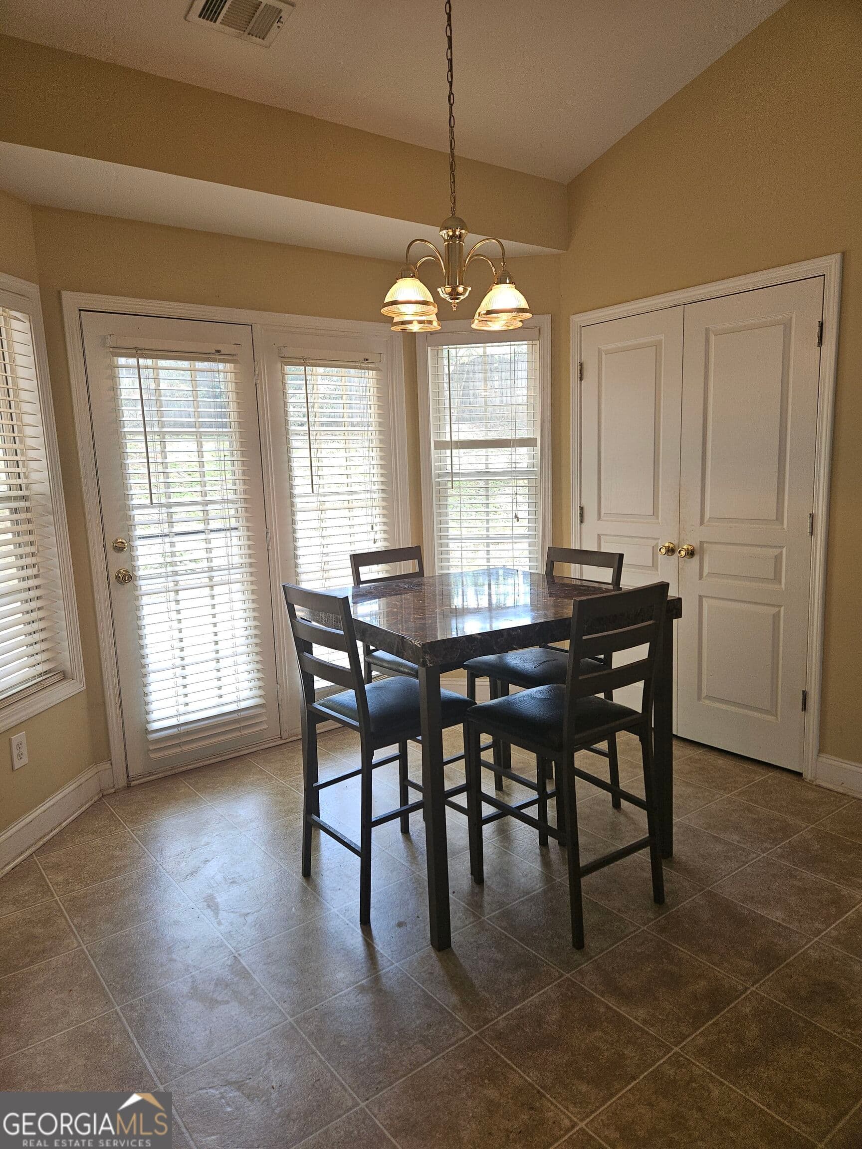 3 bedroom, 2 bathroom, 1,901 sq ft single family residence for sale at 820 Roget Court, Lawrenceville, GA 30045 — photo 9