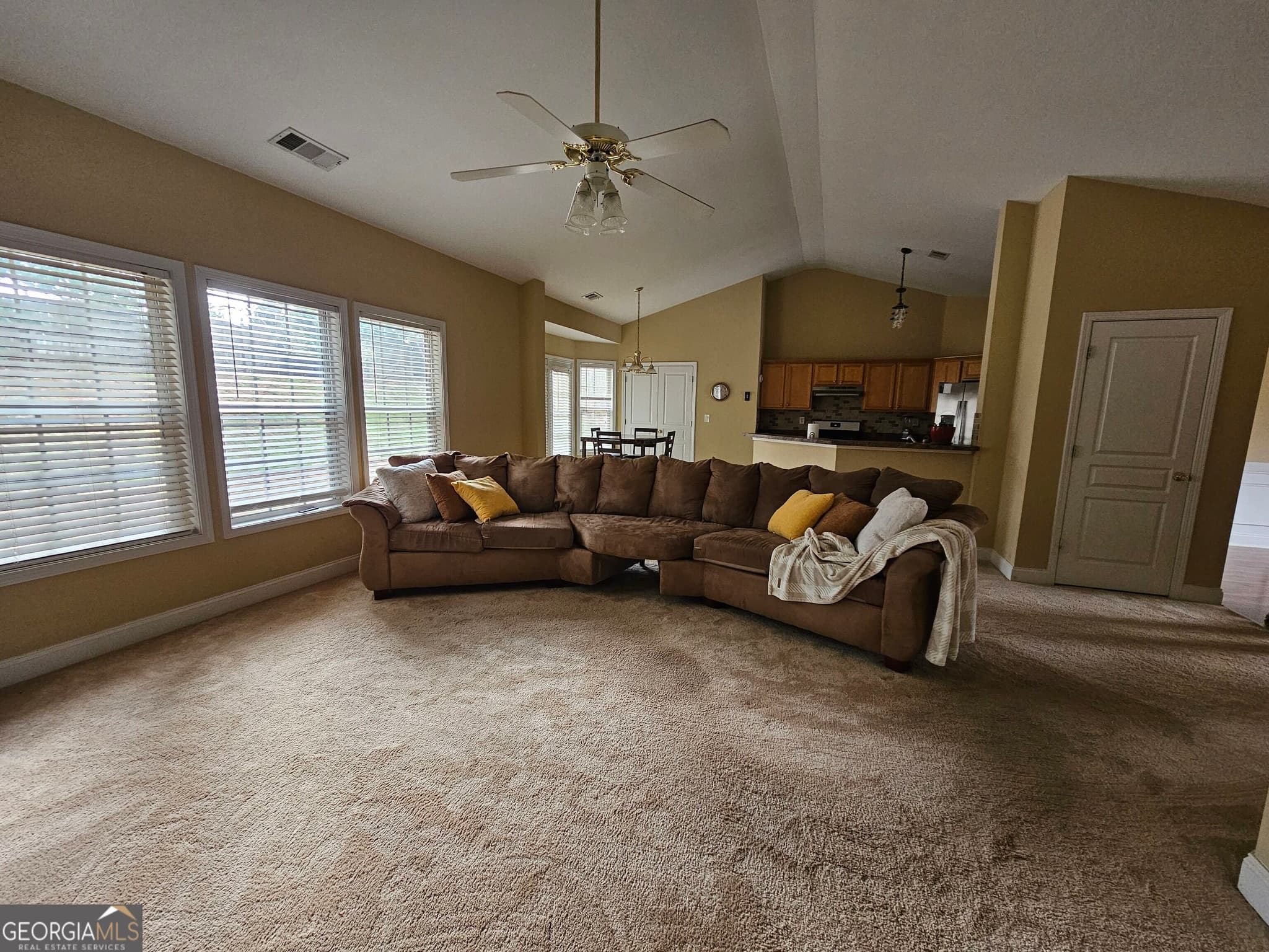 3 bedroom, 2 bathroom, 1,901 sq ft single family residence for sale at 820 Roget Court, Lawrenceville, GA 30045 — photo 8