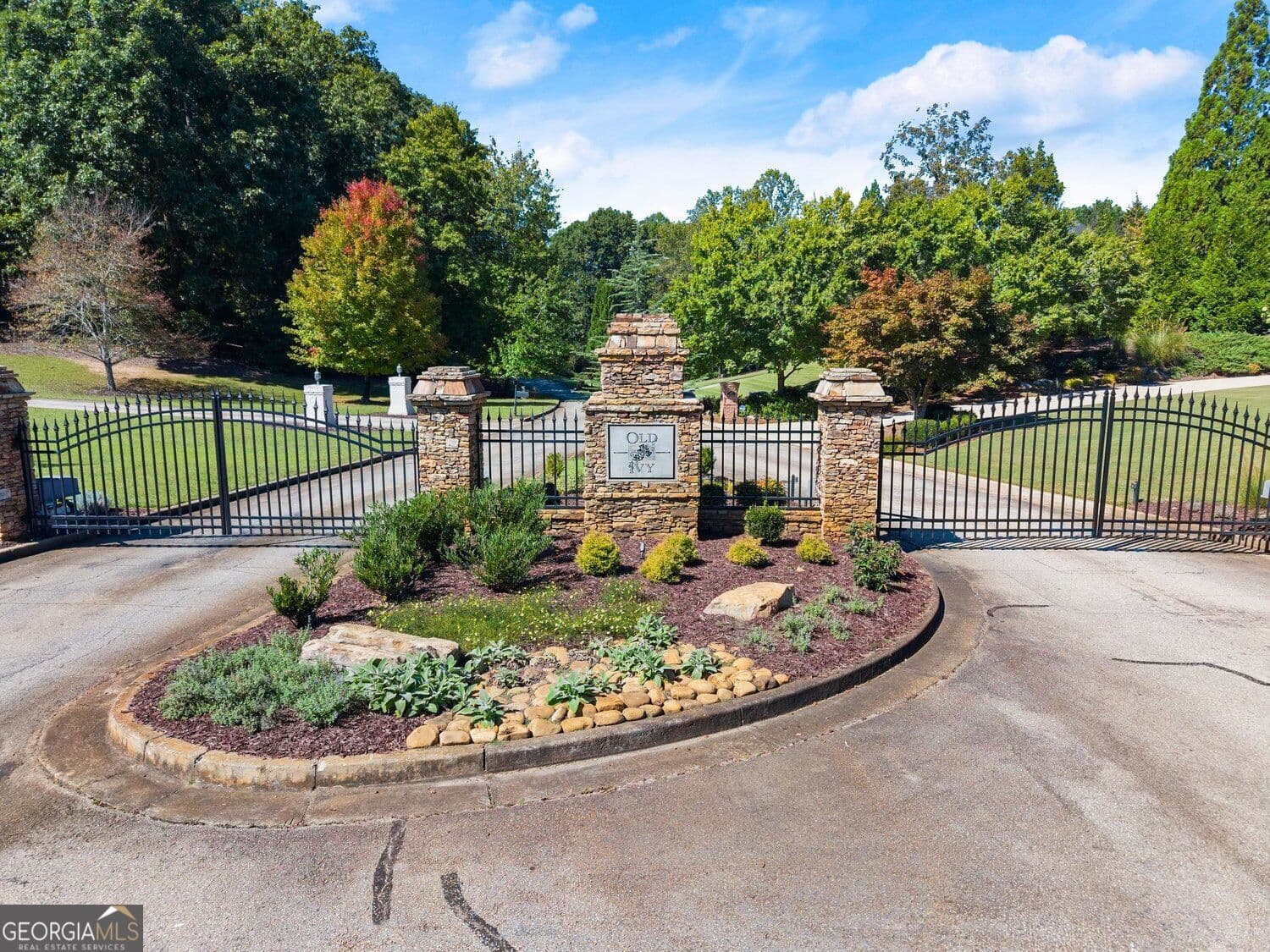 estate lot for sale at 4070 Summerhill Drive, Gainesville, GA 30506 — photo 2