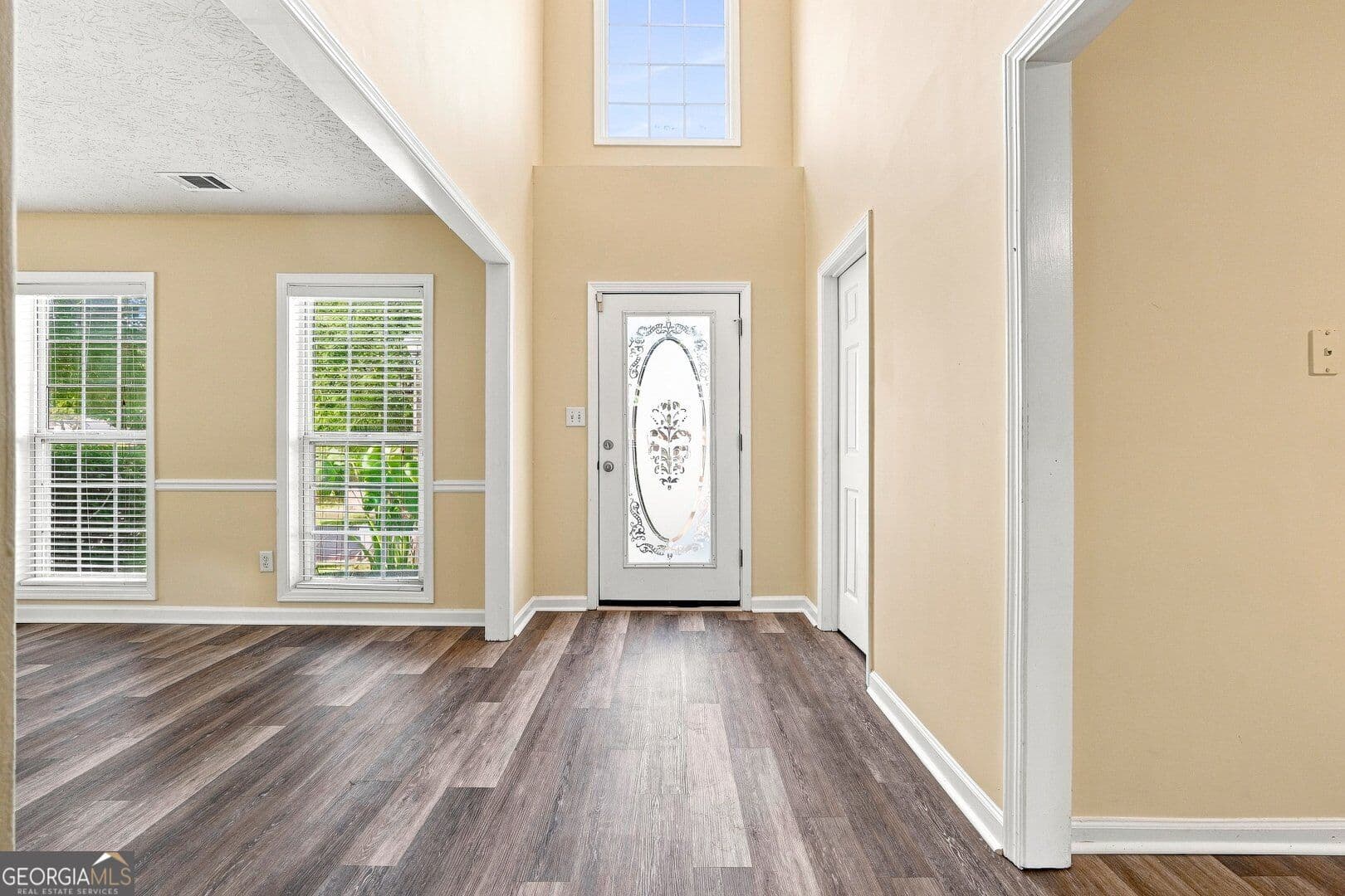 3 bedroom, 2.5 bathroom, 1,868 sq ft single family residence for rent at 964 Bexhill Drive, Lawrenceville, GA 30043 for $2,045 a month — photo 3