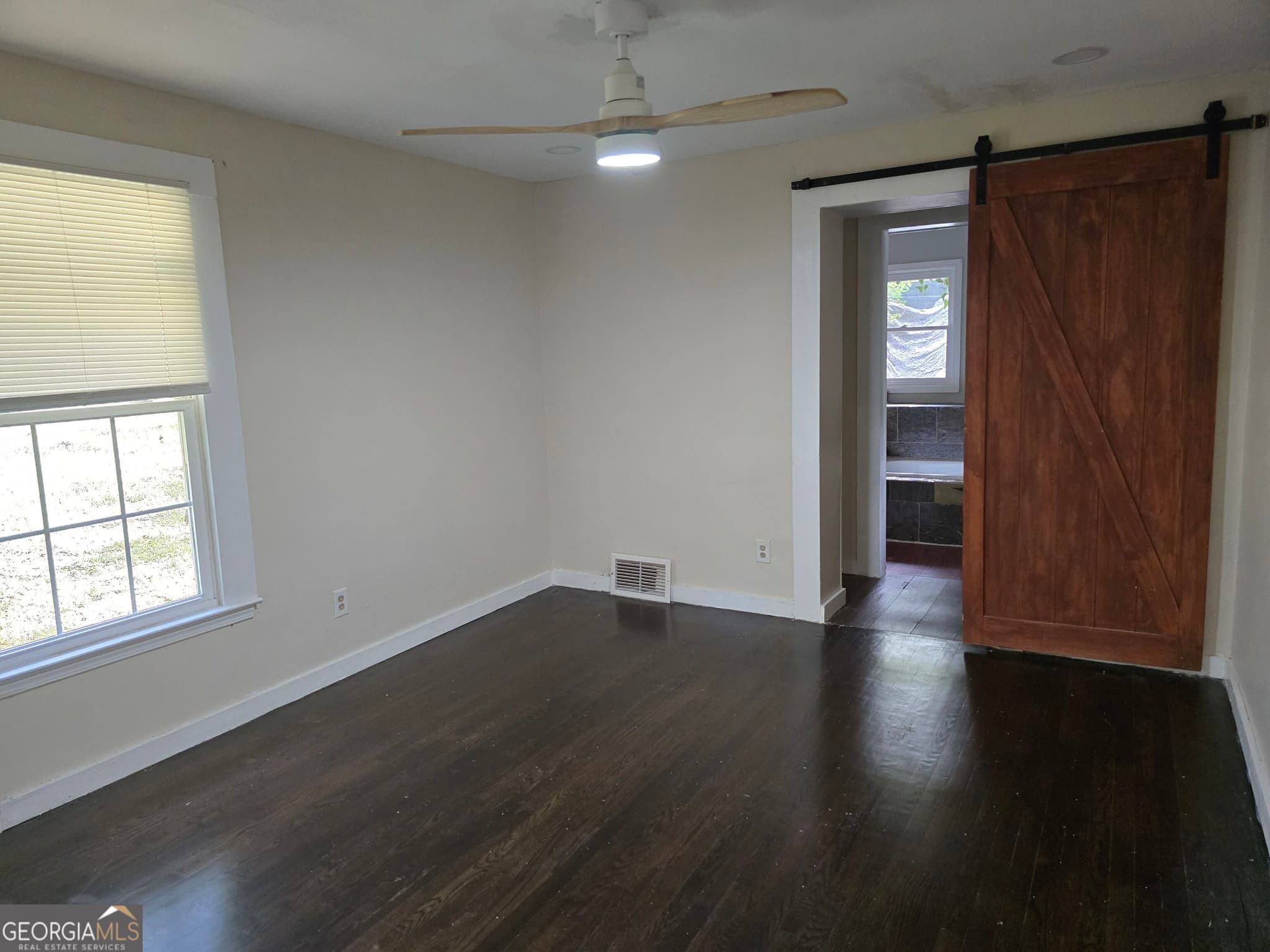 3 bedroom, 2 bathroom single family residence for rent at 3220 Memorial Drive, Decatur, GA 30032 for $1,850 a month — photo 8