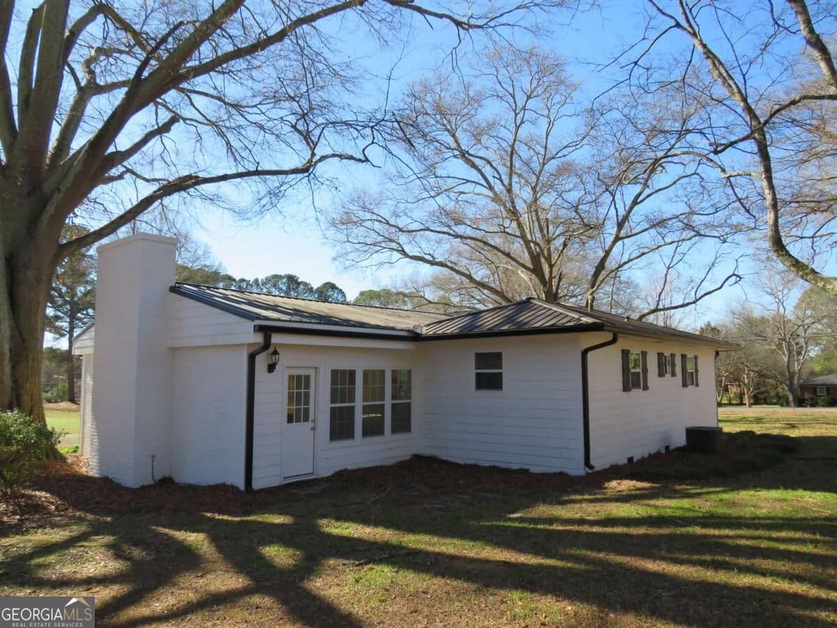 3 bedroom, 2.5 bathroom, 2,000 sq ft single family residence for sale at 220 John Phillips Road, Cedartown, GA 30125 — photo 7