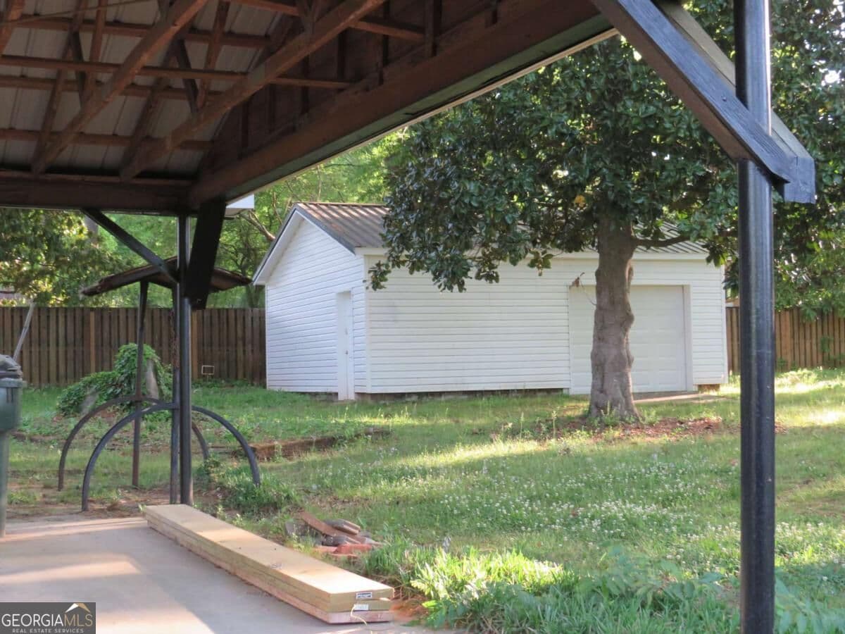 3 bedroom, 2.5 bathroom, 2,000 sq ft single family residence for sale at 220 John Phillips Road, Cedartown, GA 30125 — photo 9