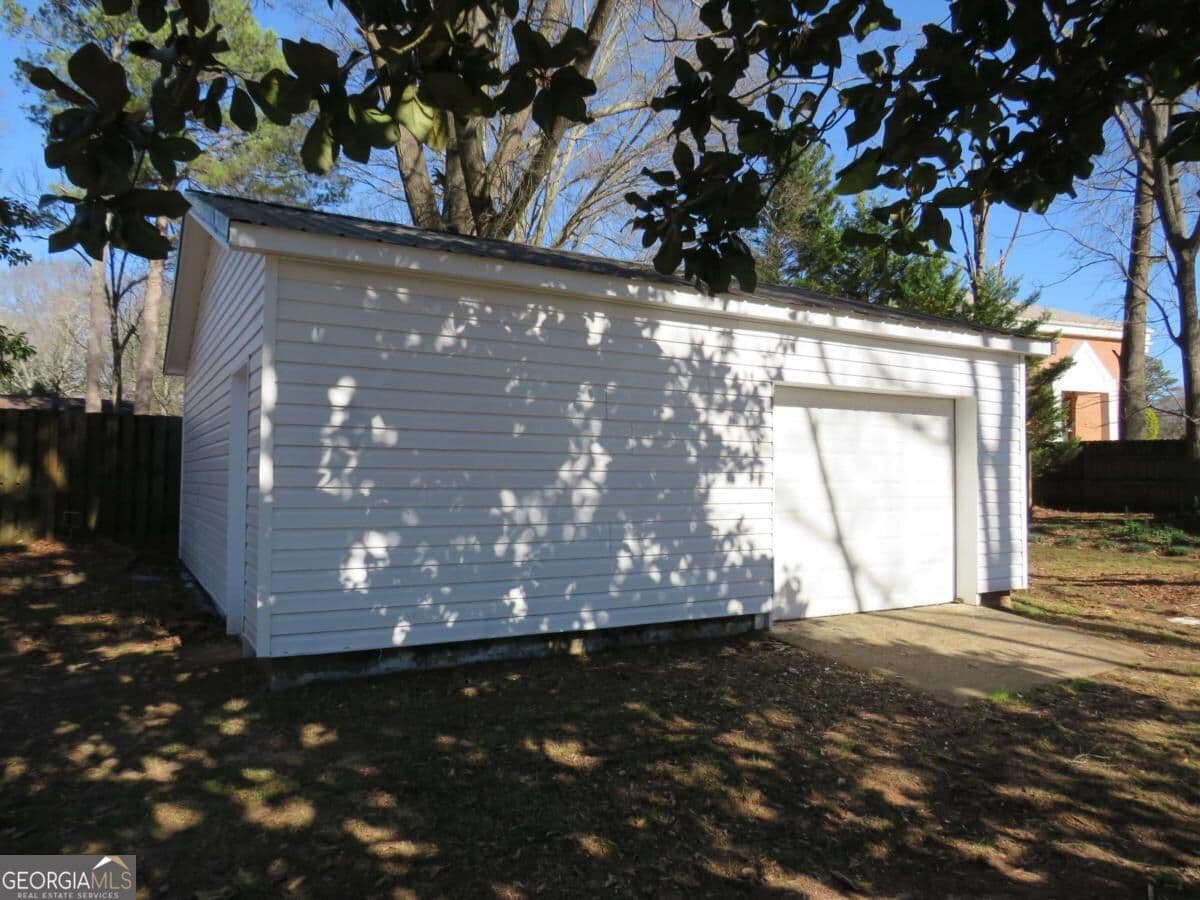 3 bedroom, 2.5 bathroom, 2,000 sq ft single family residence for sale at 220 John Phillips Road, Cedartown, GA 30125 — photo 8