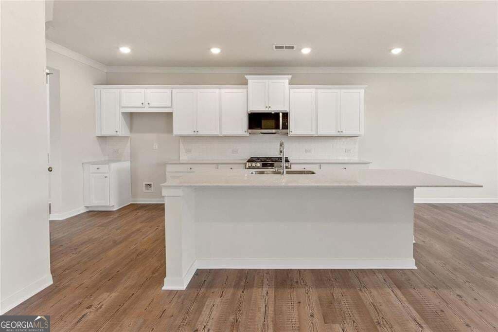 5 bedroom, 4 bathroom, 3,403 sq ft single family residence for sale at 2644 Marshwood Circle, Gainesville, GA 30507 — photo 6