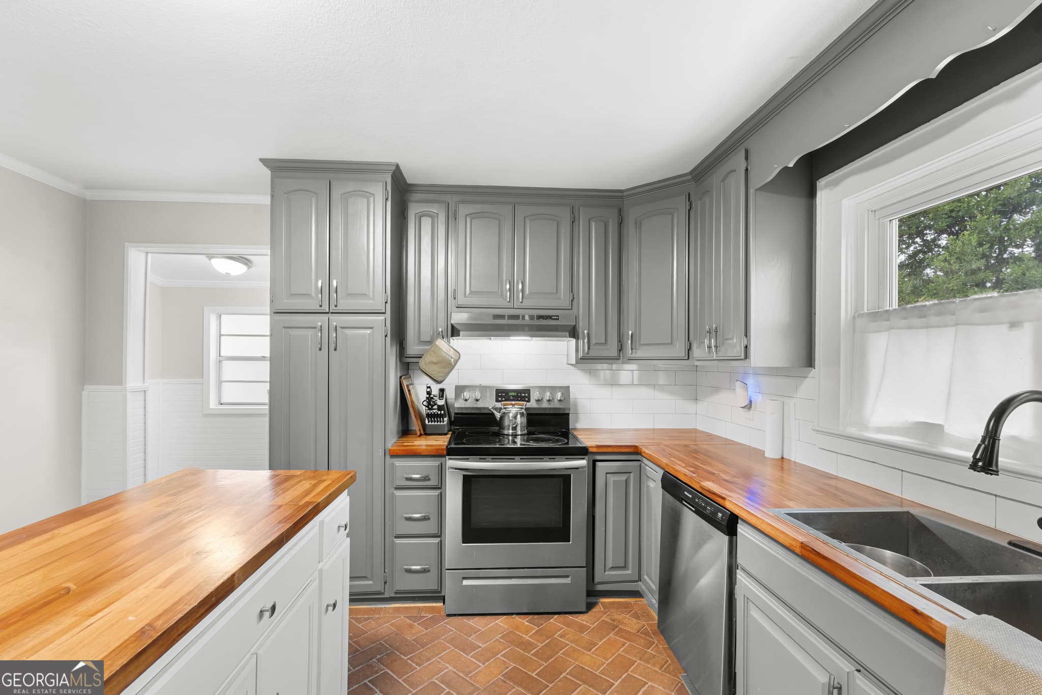 3 bedroom, 2 bathroom, 1,346 sq ft single family residence for sale at 107 Dixie Avenue, Sylvania, GA 30467 — photo 6
