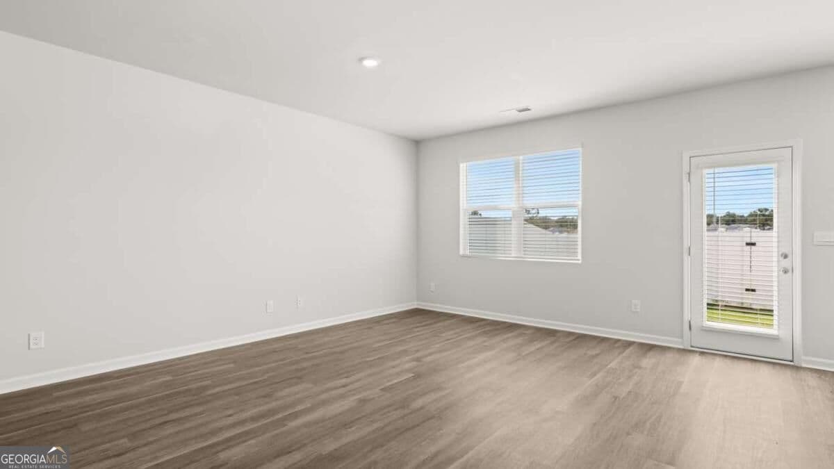 4 bedroom, 2.5 bathroom townhouse for sale at 138 Pinemarrow Trail, Stockbridge, GA 30281 — photo 6