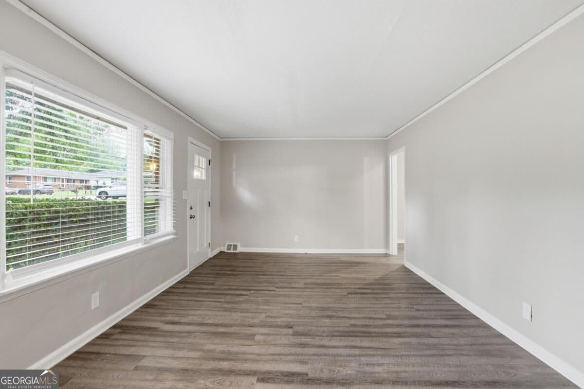 3 bedroom, 1 bathroom, 1,204 sq ft single family residence for sale at 2774 Wedgewood Terrace, Decatur, GA 30032 — photo 2