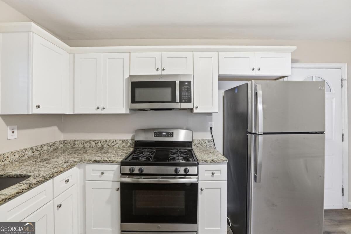 3 bedroom, 1 bathroom, 1,204 sq ft single family residence for sale at 2774 Wedgewood Terrace, Decatur, GA 30032 — photo 6