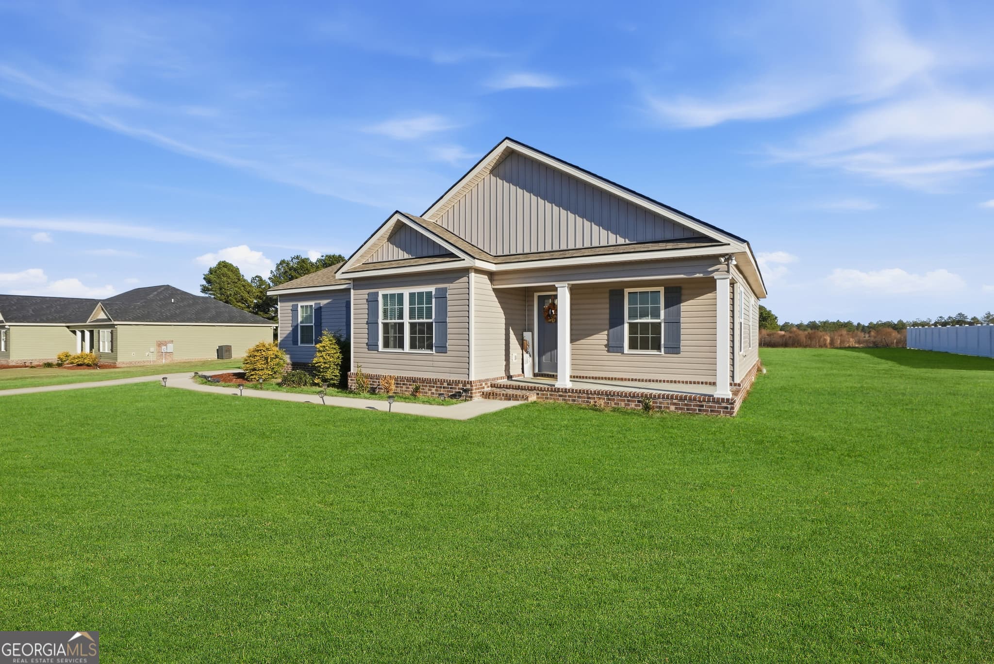 3 bedroom, 2 bathroom, 1,448 sq ft single family residence under contract at 806 Centipede Court, Statesboro, GA 30458 — photo 2