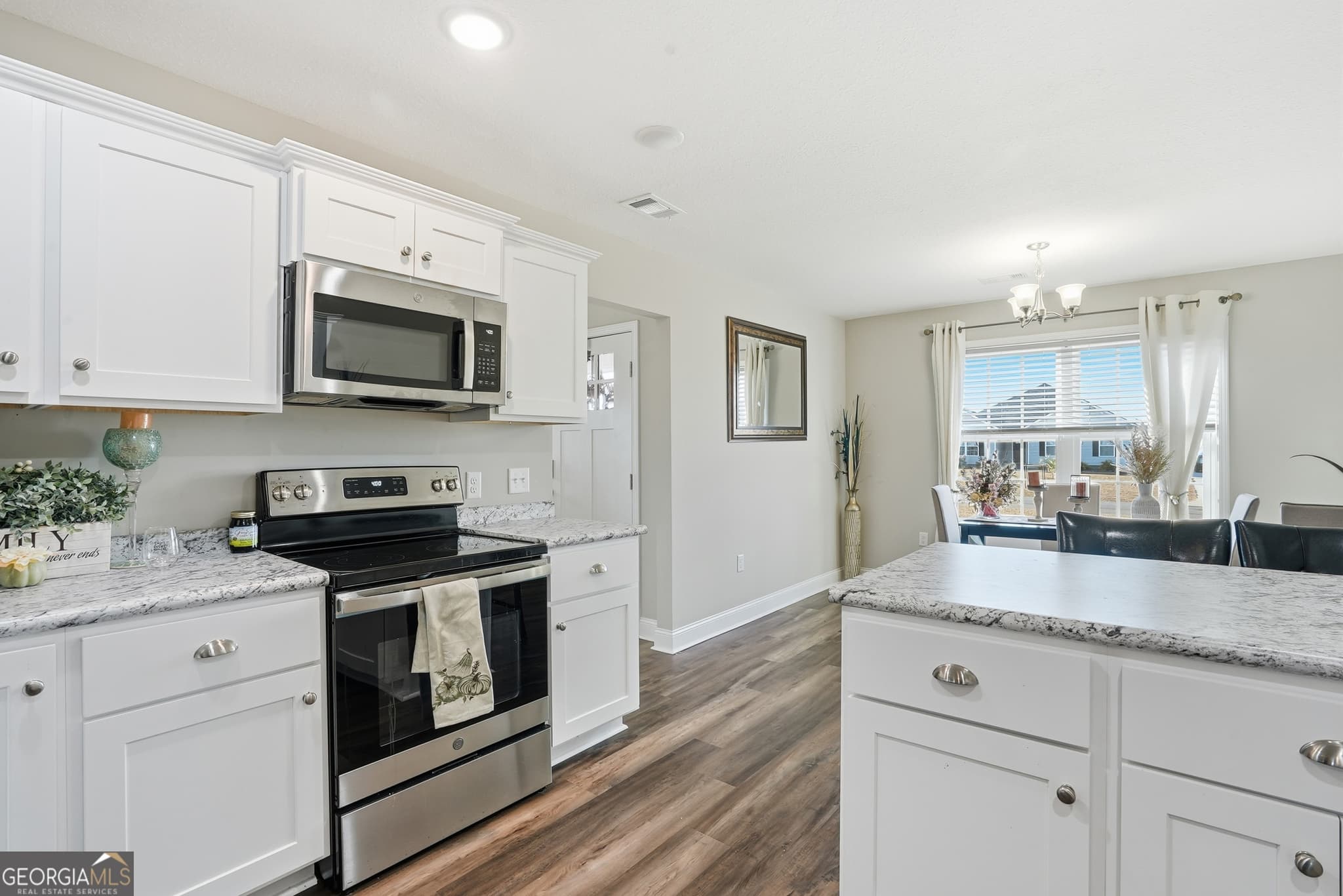 3 bedroom, 2 bathroom, 1,448 sq ft single family residence under contract at 806 Centipede Court, Statesboro, GA 30458 — photo 7
