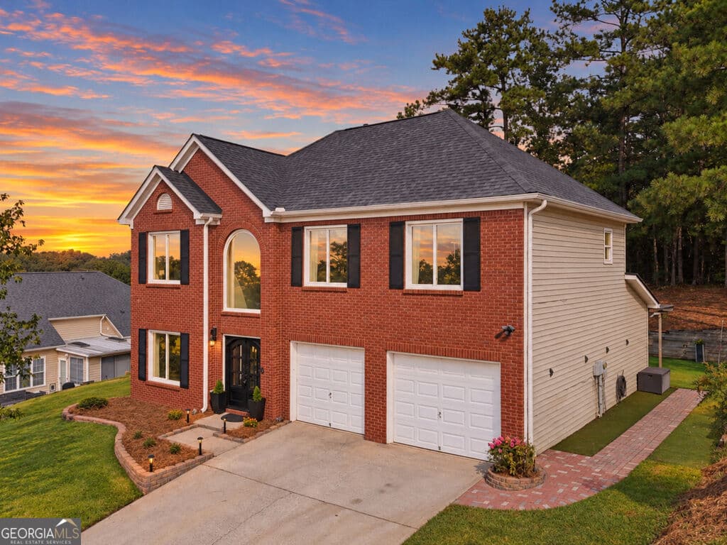 3 bedroom, 2.5 bathroom, 2,170 sq ft single family residence for sale at 1021 Soaring Drive, Marietta, GA 30062 — photo 1 of 68